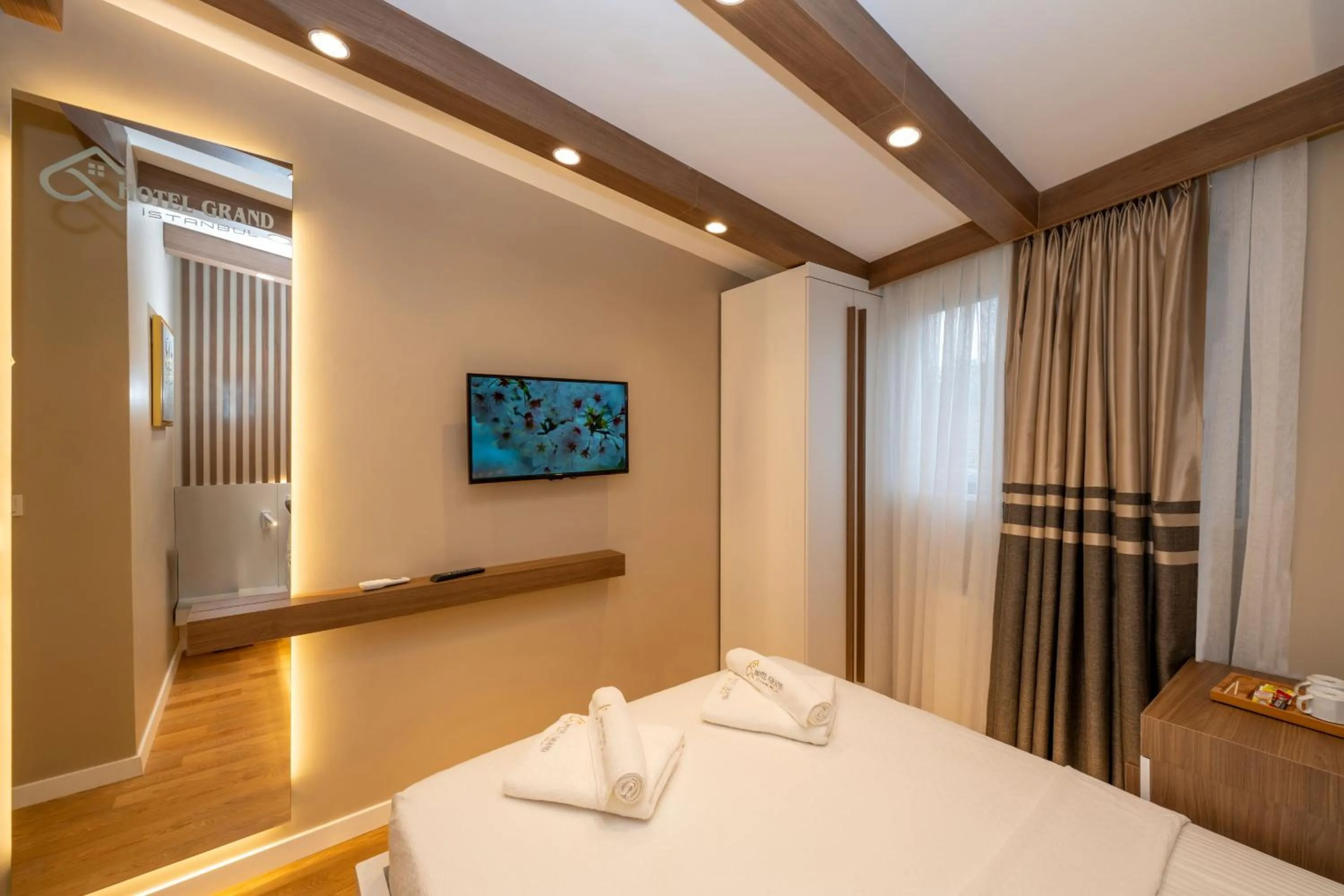 Bed in Hotel Grand İstanbul