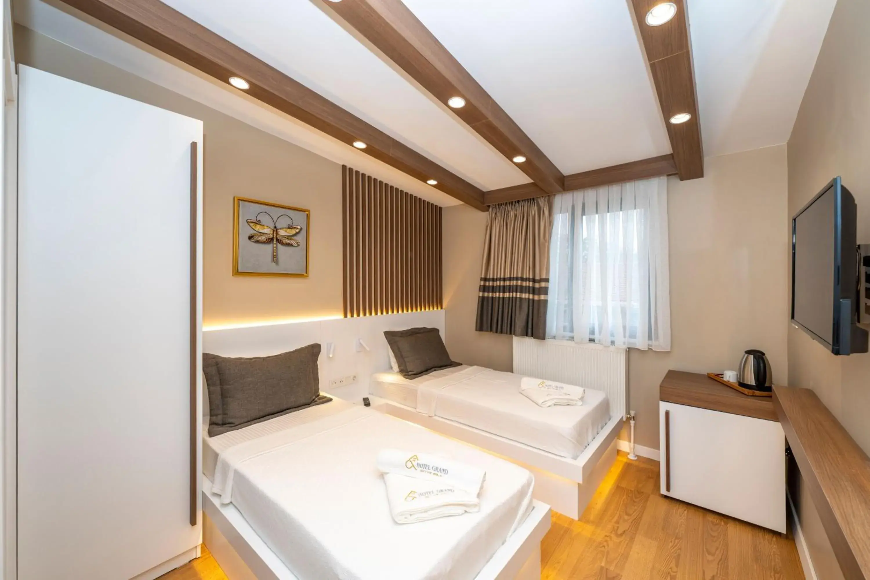 Deluxe Double or Twin Room in Hotel Grand İstanbul Deluxe Double or Twin Room in Hotel Grand İstanbul