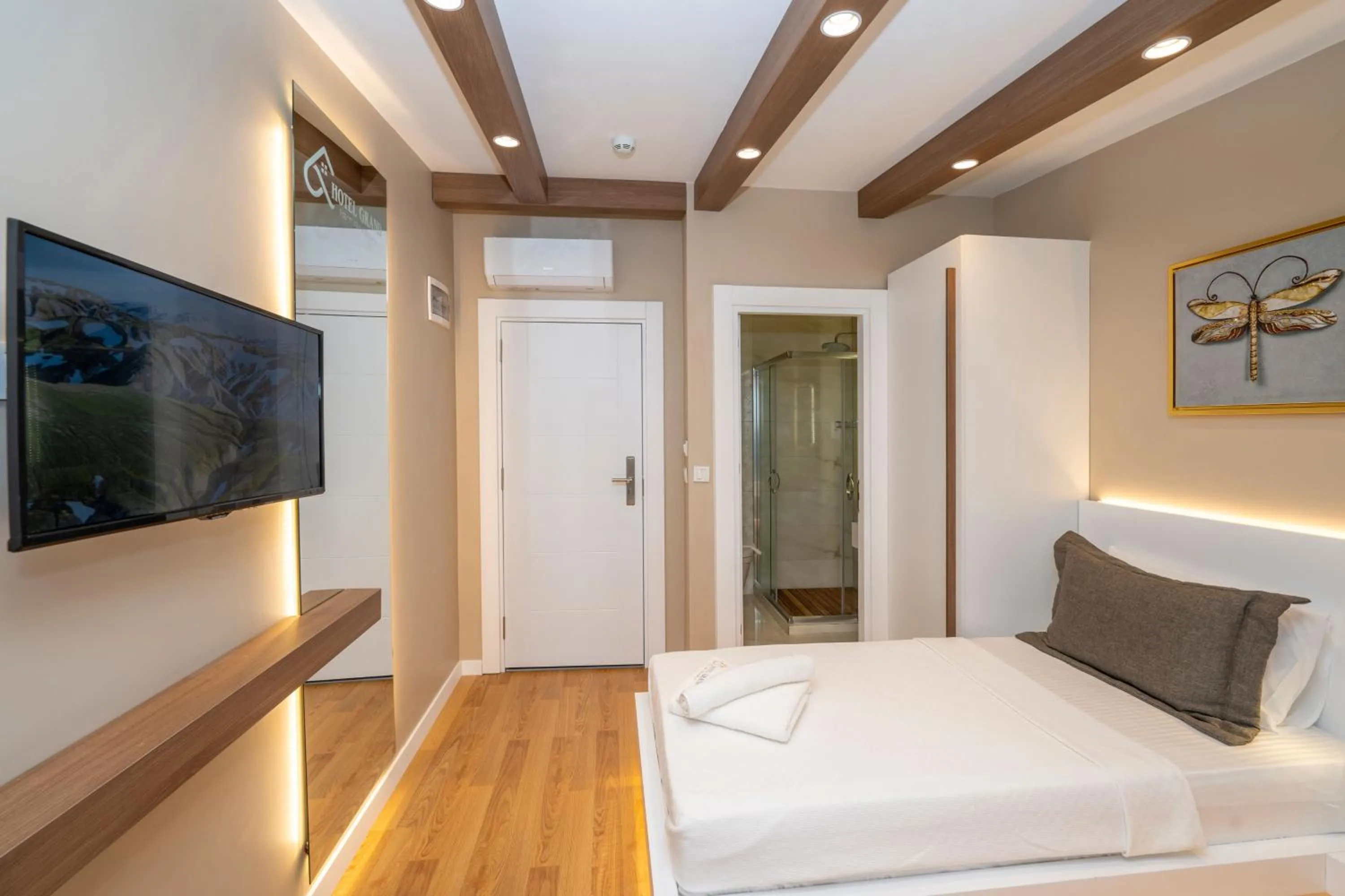 Bed in Hotel Grand İstanbul