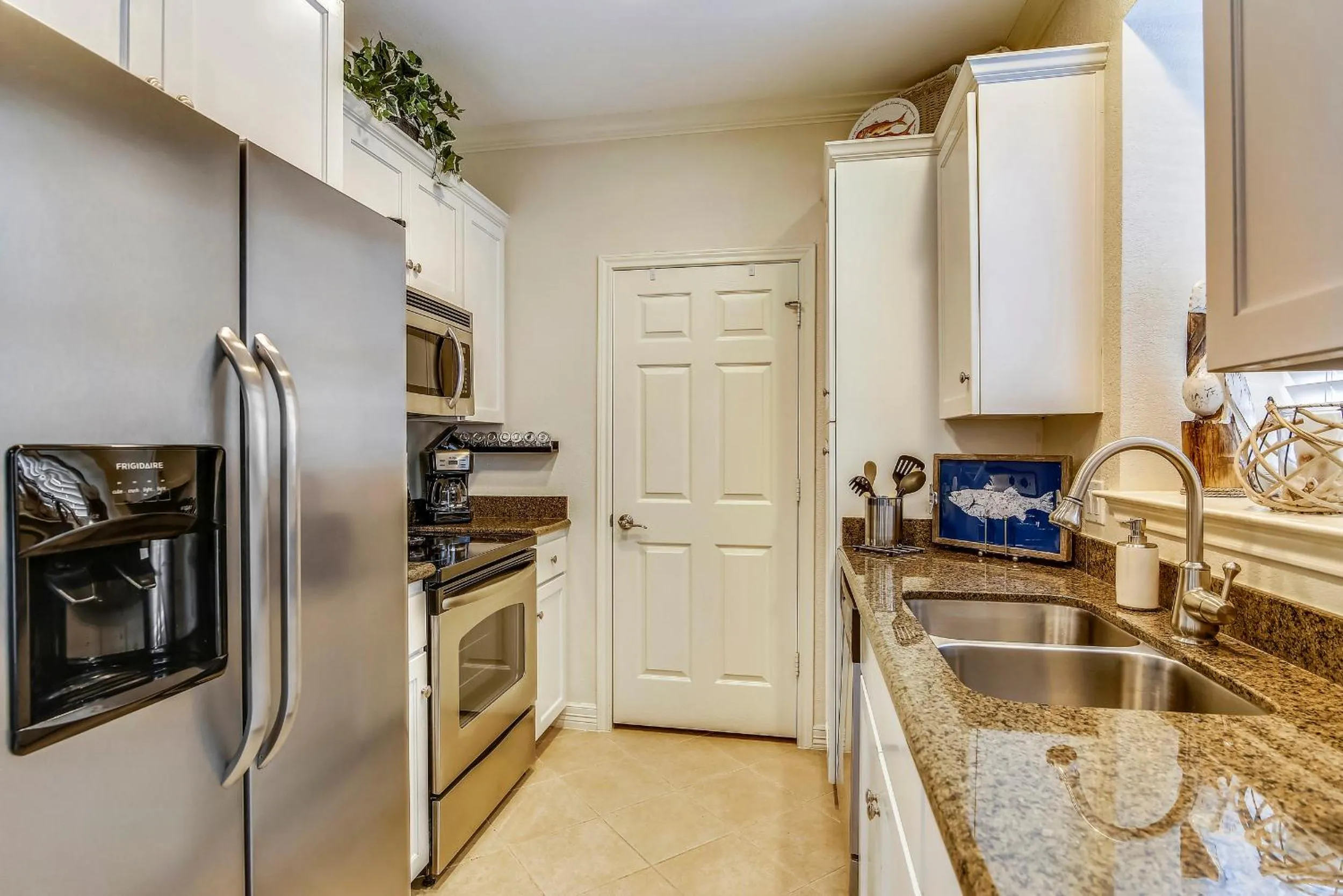 Kitchen or kitchenette in Dawn 1012-Our Beach Break