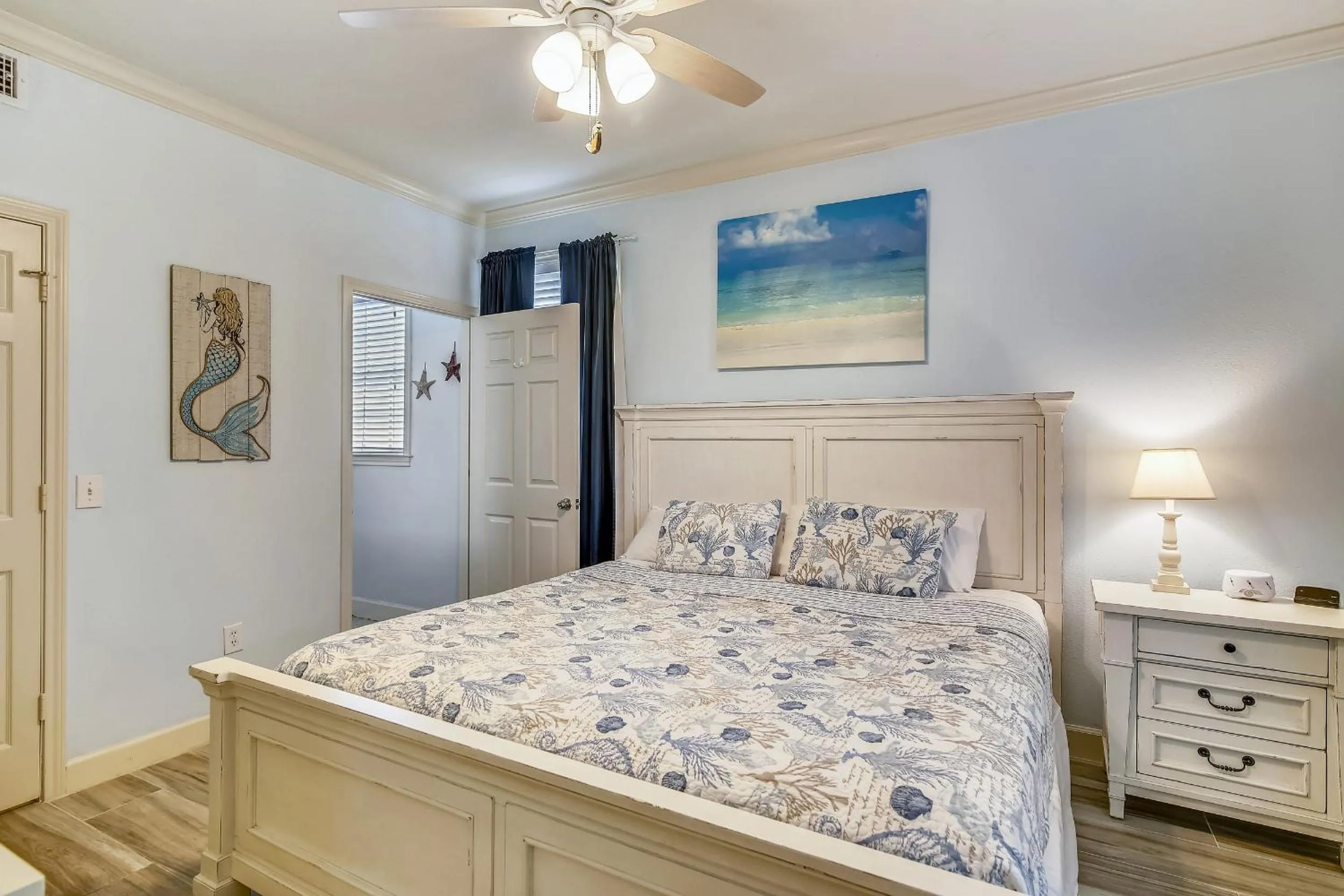 Bedroom, Bed in Dawn 511-Oasis at the Dawn