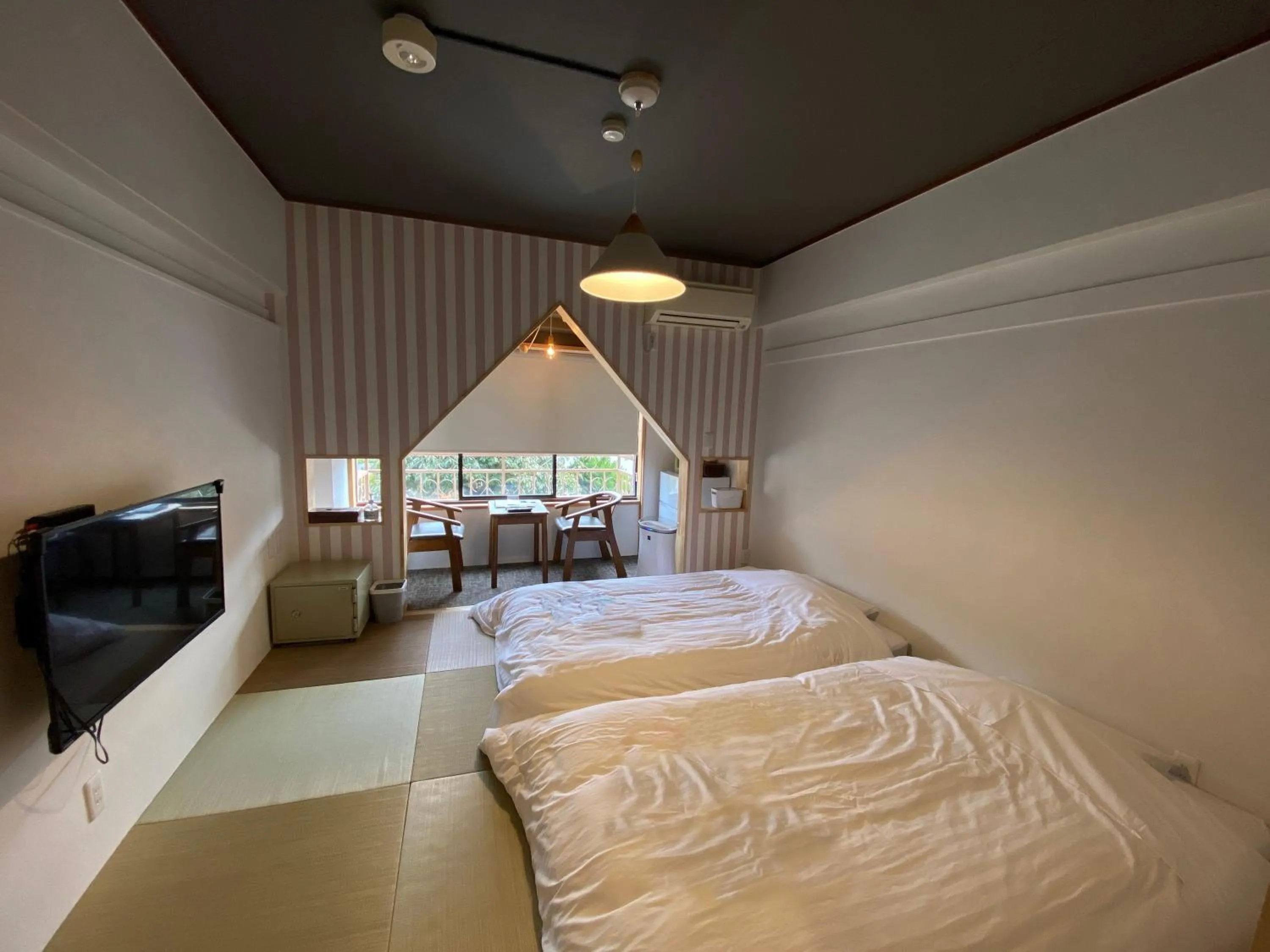 Photo of the whole room, Bed in Hatsuneso Shinkan