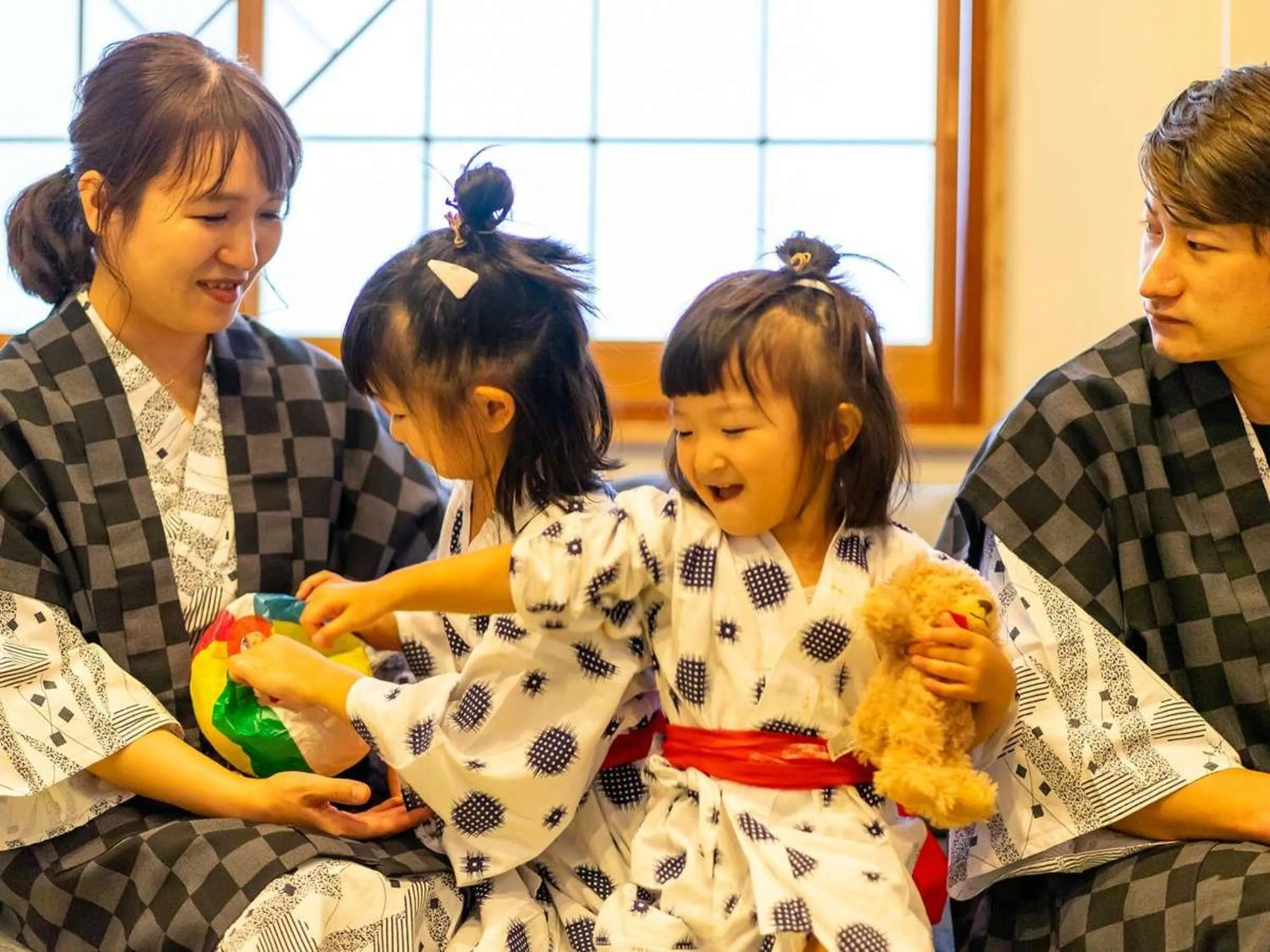 children in Hatsuneso Shinkan