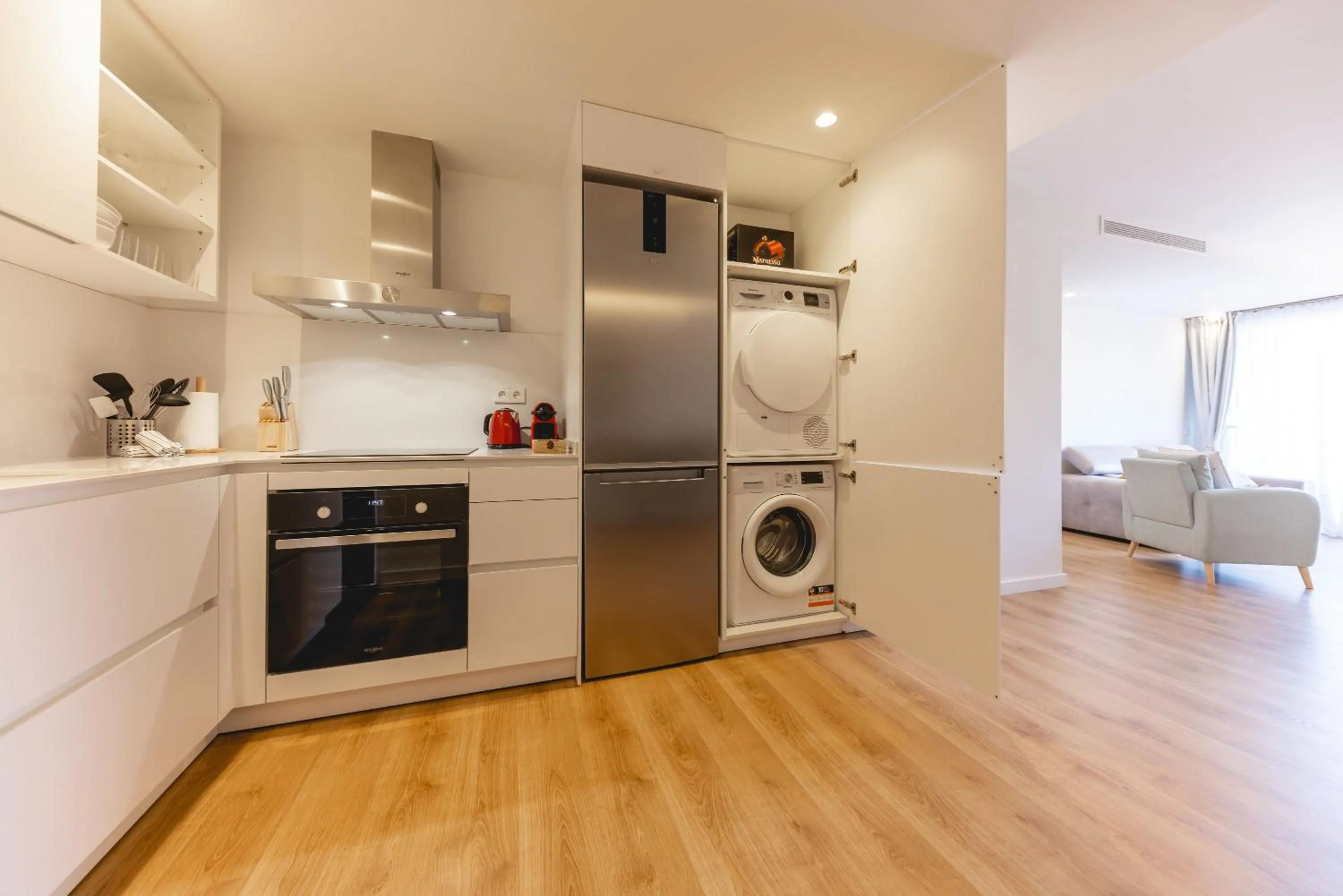 washing machine in Bravissimo Domènica, 2 bedrooms and balcony