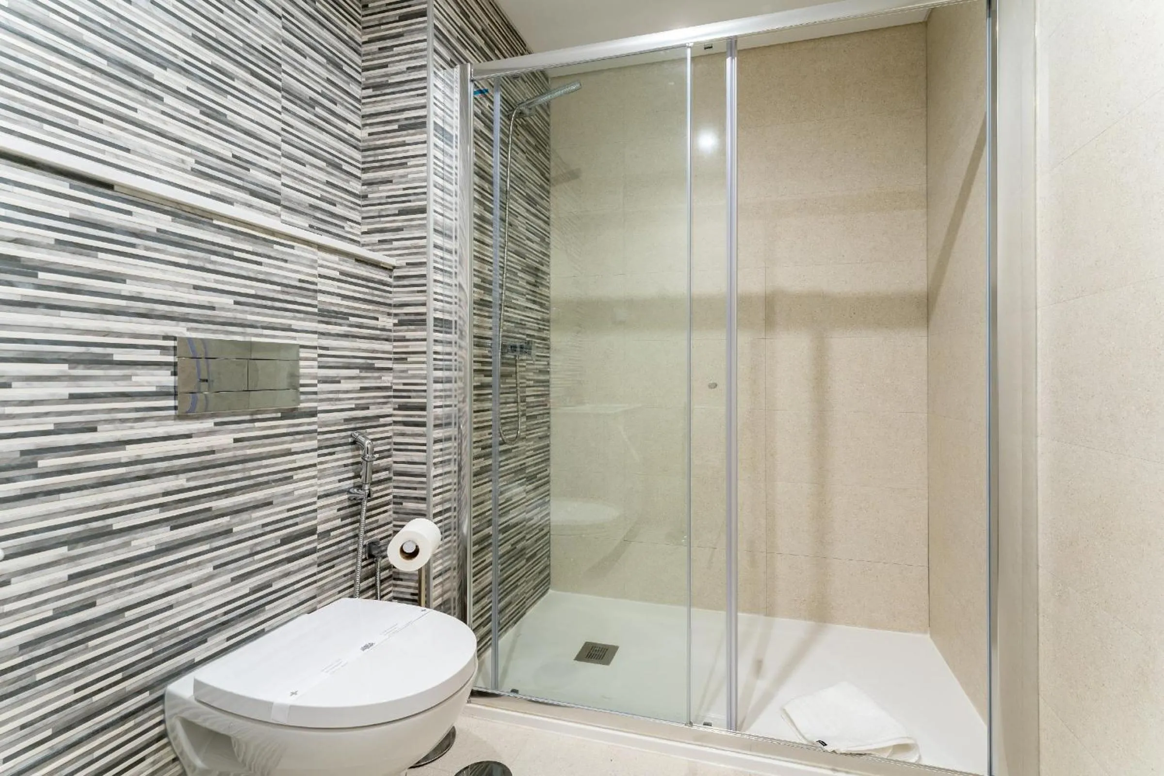 T2 Elia Apartment