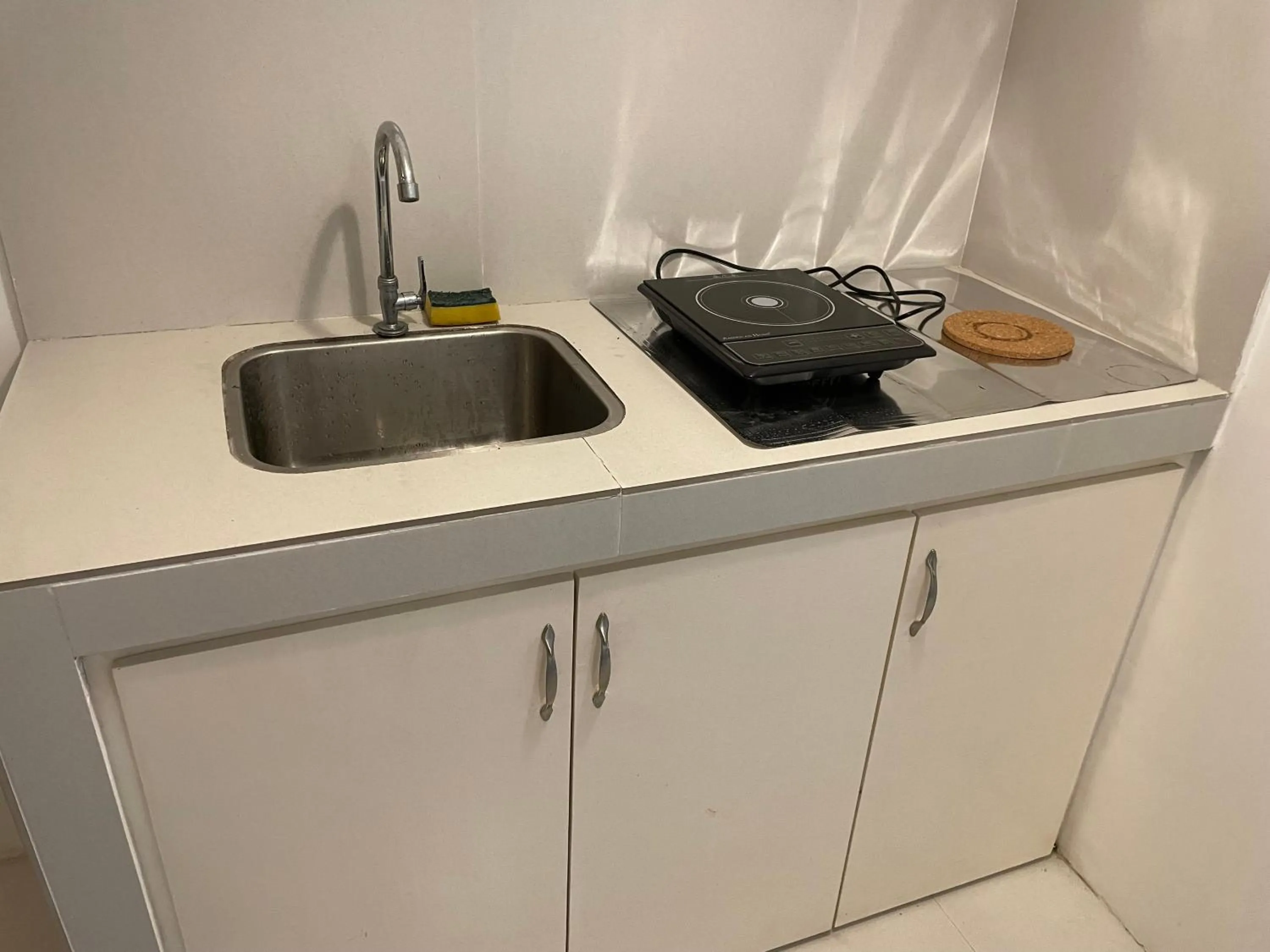 Coffee/tea facilities in Sto Niño Residences Lucena City