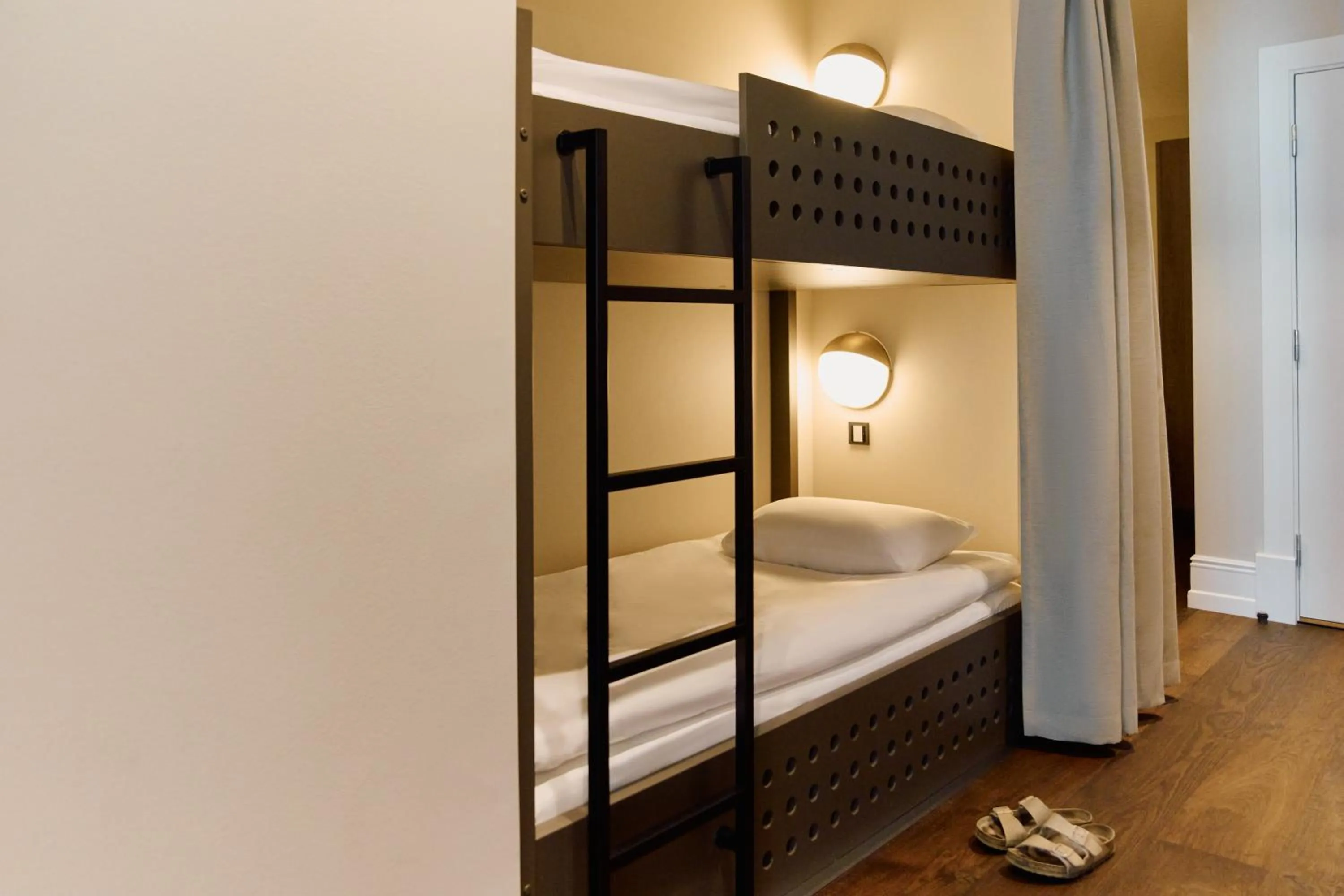 bunk bed, Bed in Att Revier