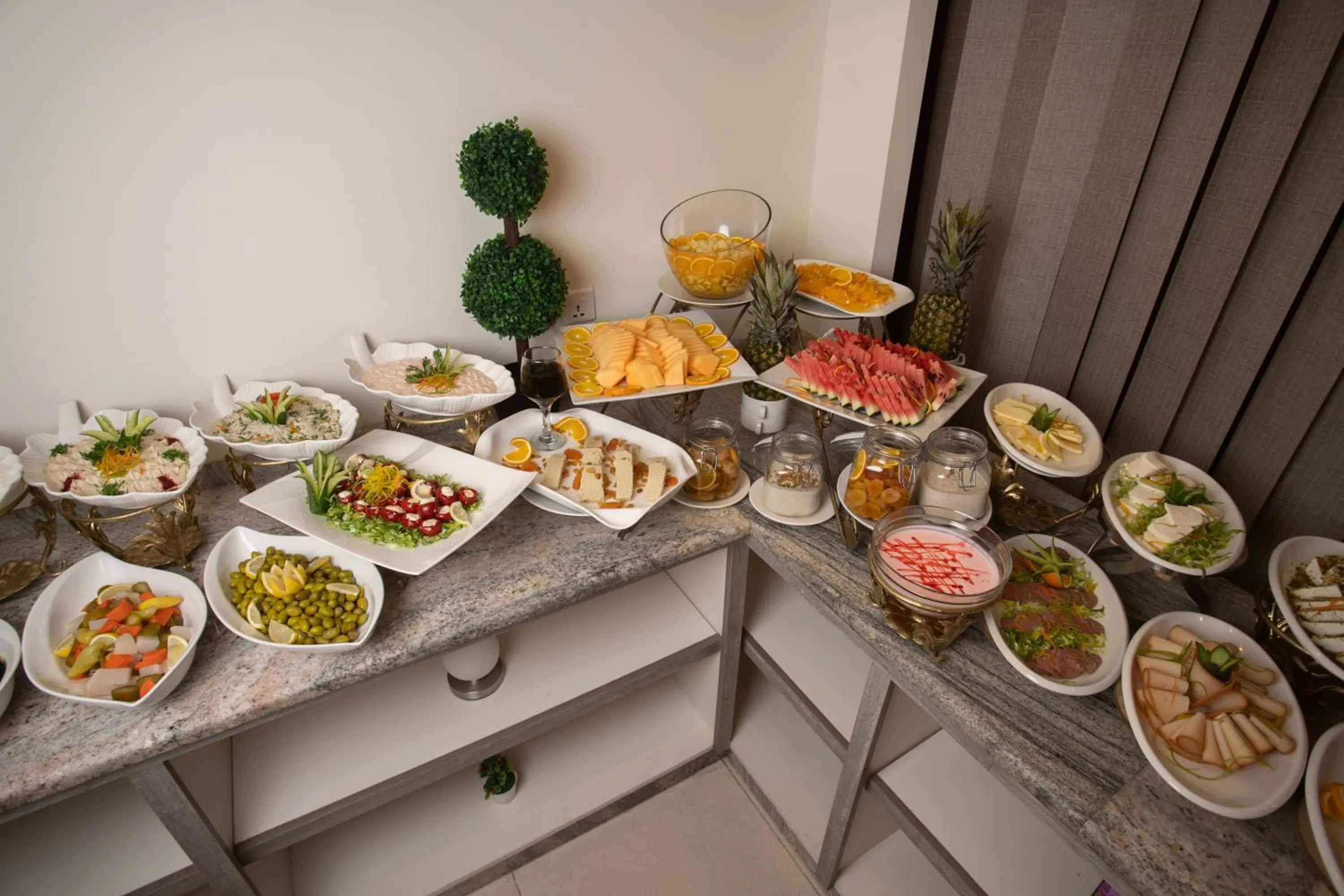 Food and drinks in Luciana Hotel by FHM