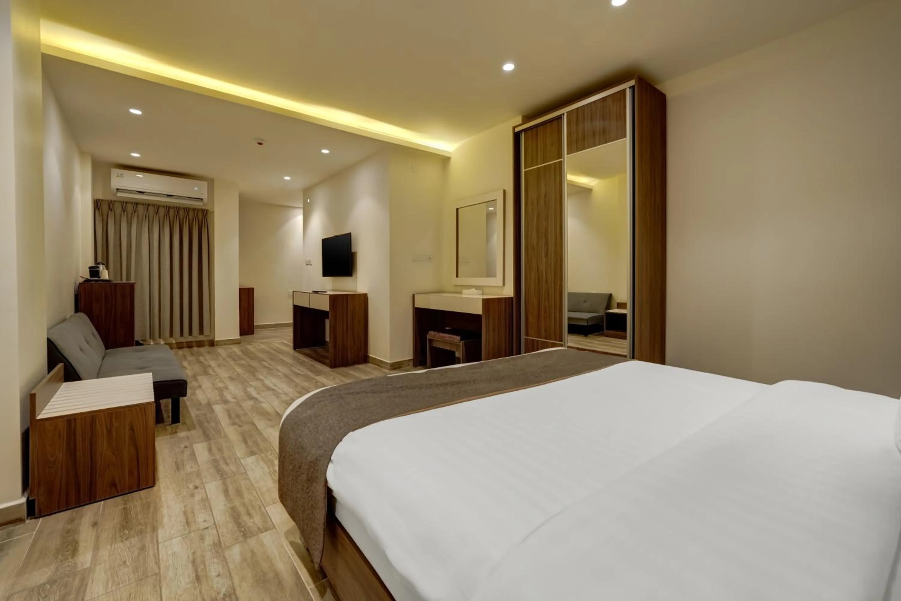 Photo of the whole room, Bed in Luciana Hotel by FHM