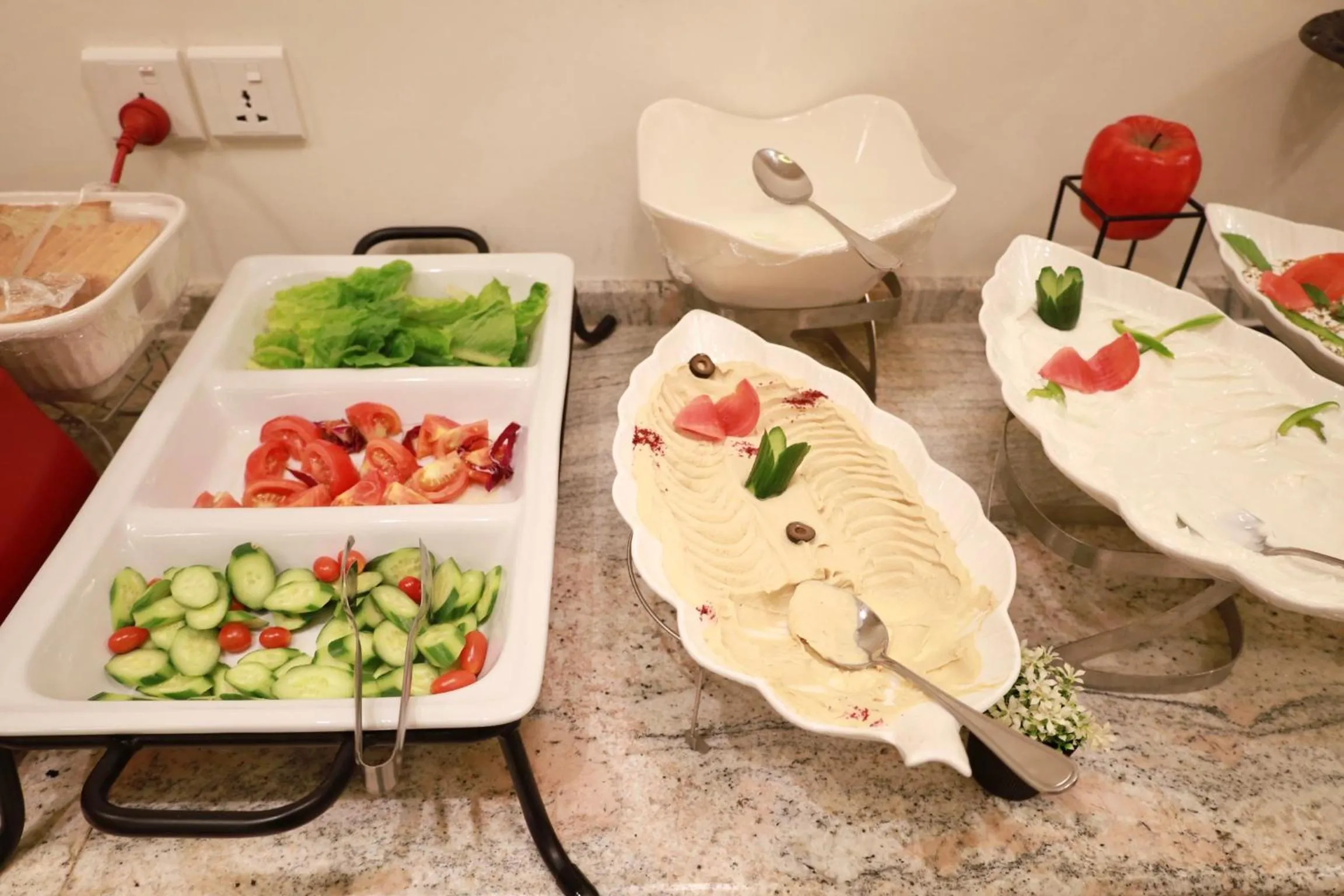 Restaurant/places to eat in Luciana Hotel by FHM