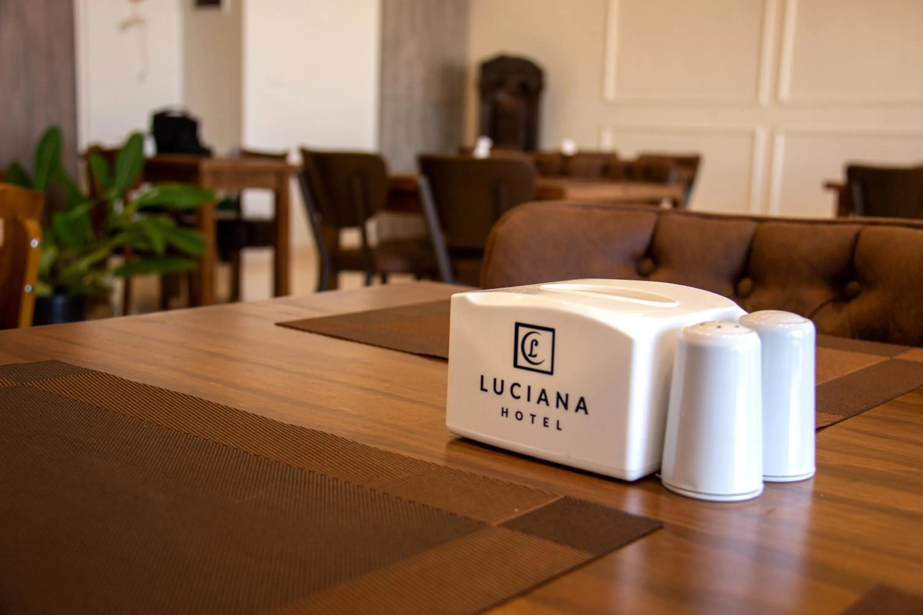 Restaurant/places to eat in Luciana Hotel by FHM