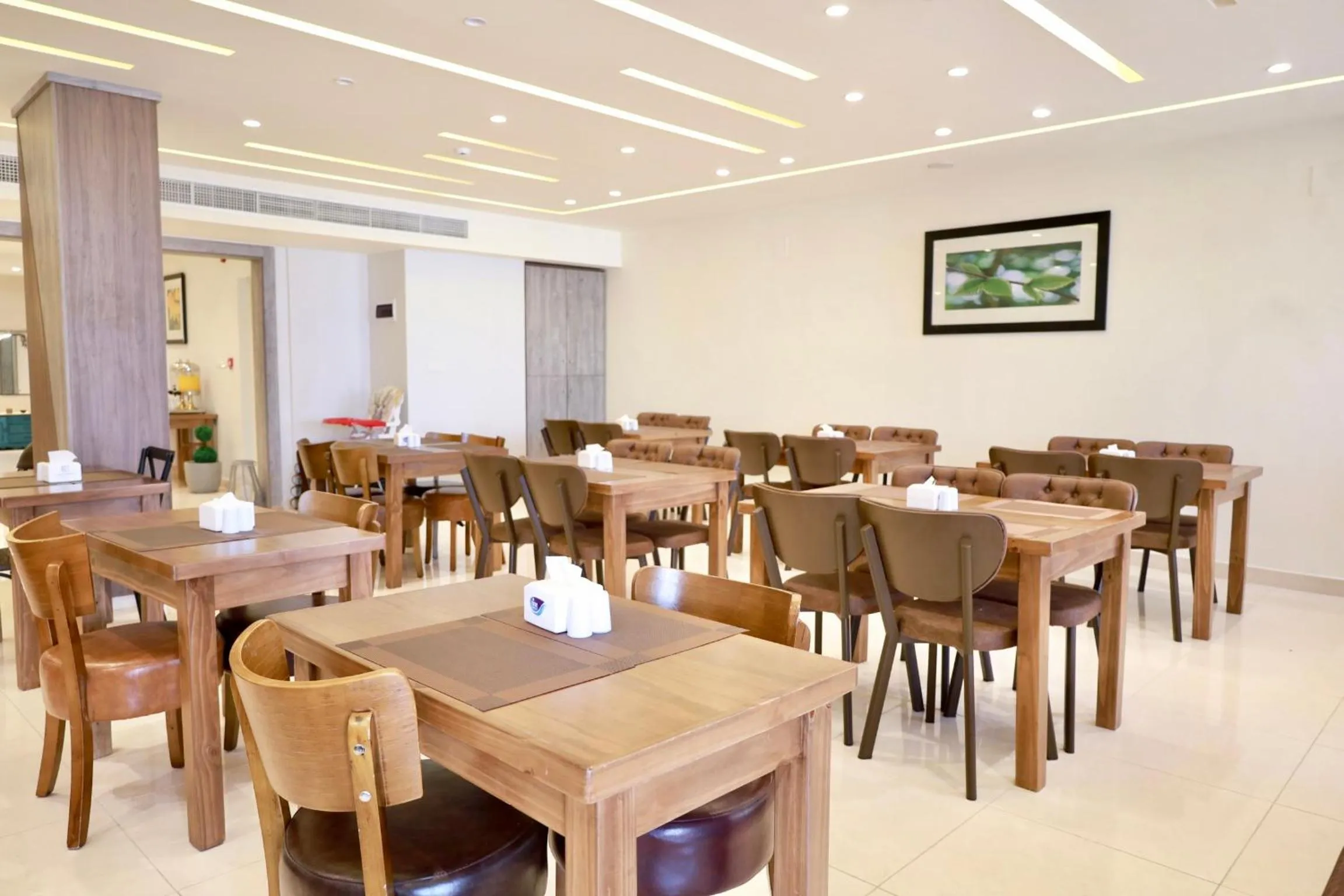 Restaurant/places to eat in Luciana Hotel by FHM