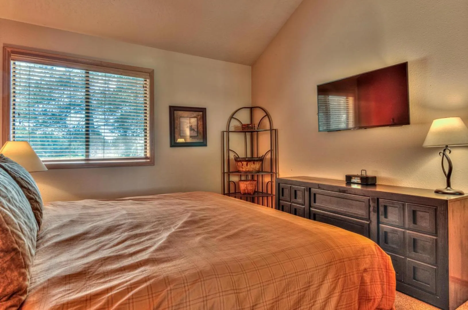 Bed in Pole House - Unit 1