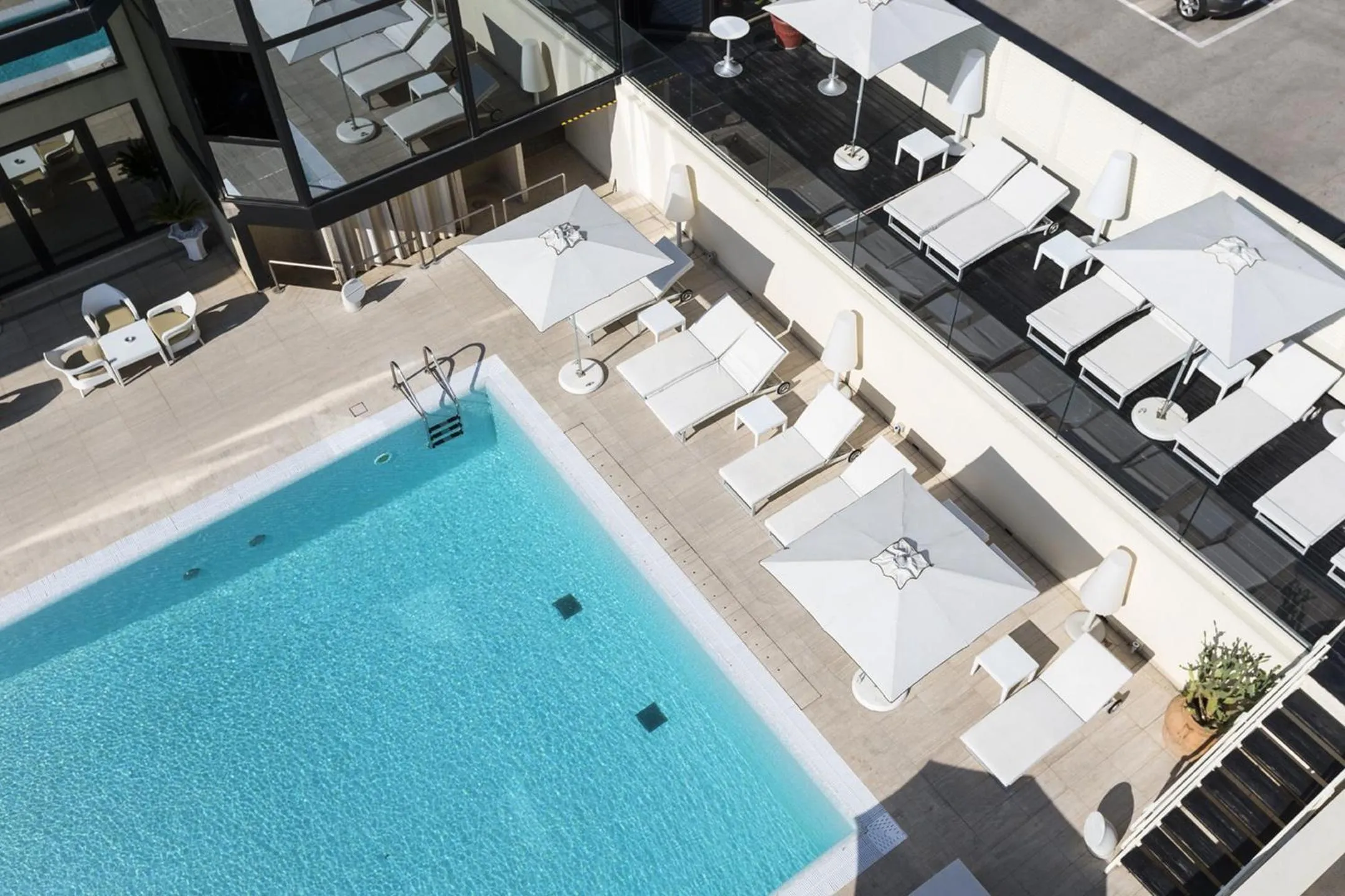 Pool view in Hotel Sporting