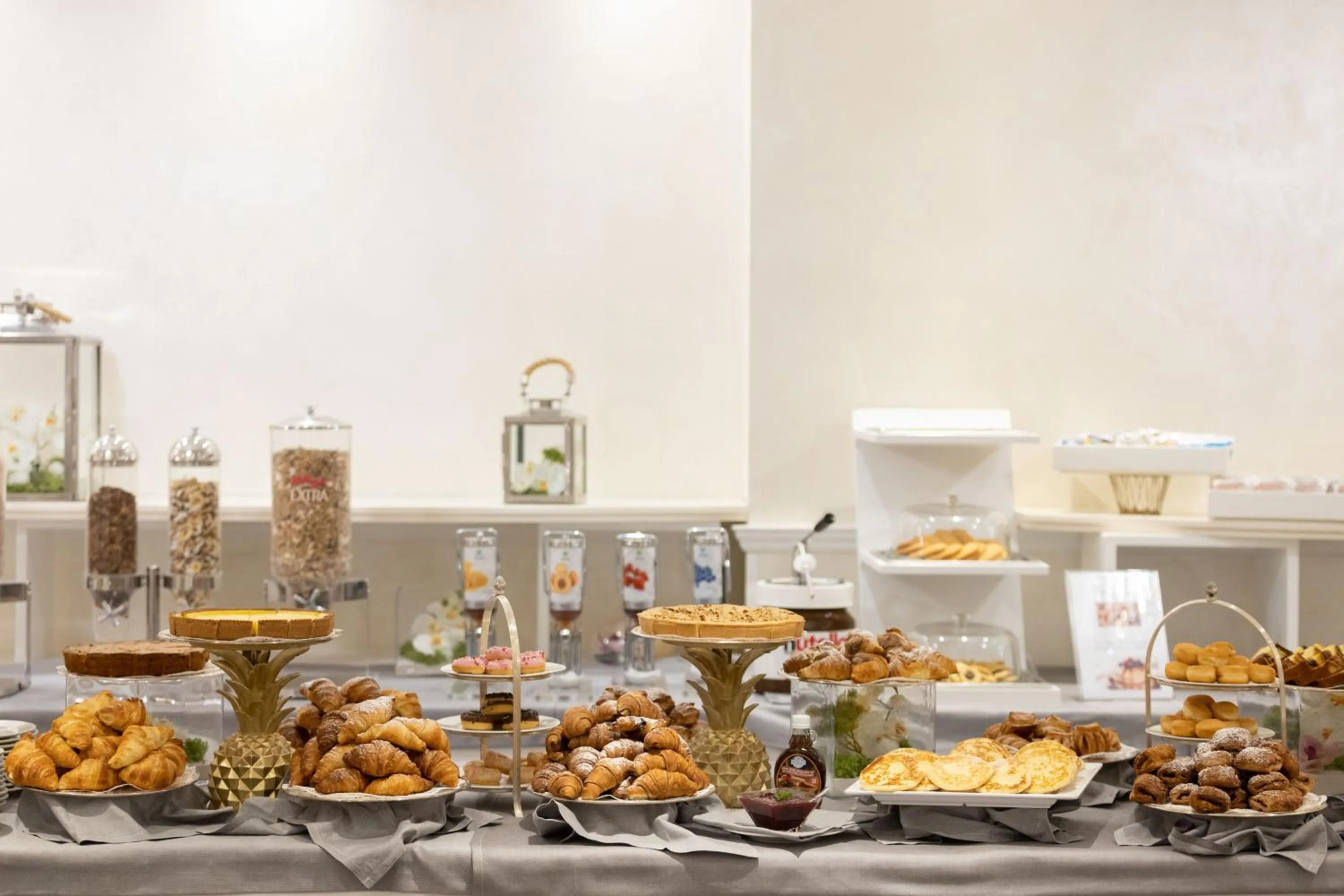 Continental breakfast in Hotel Sporting