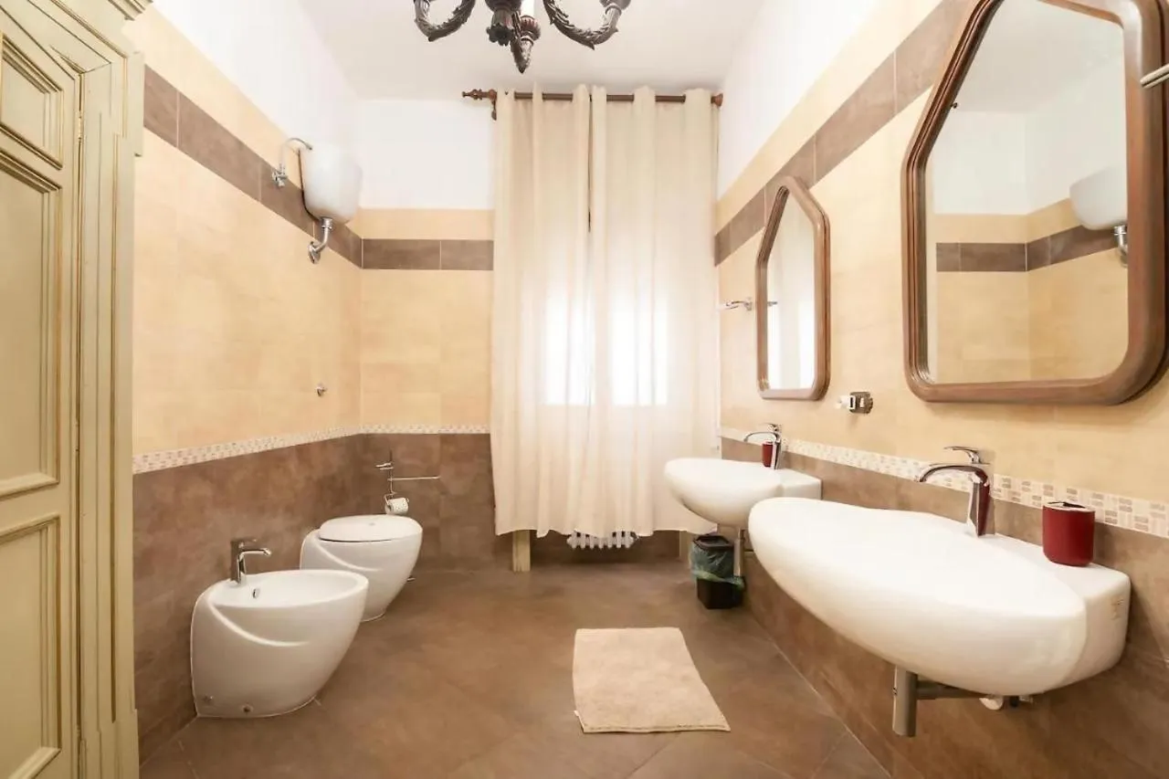 Shower in Errico Suite e Rooms