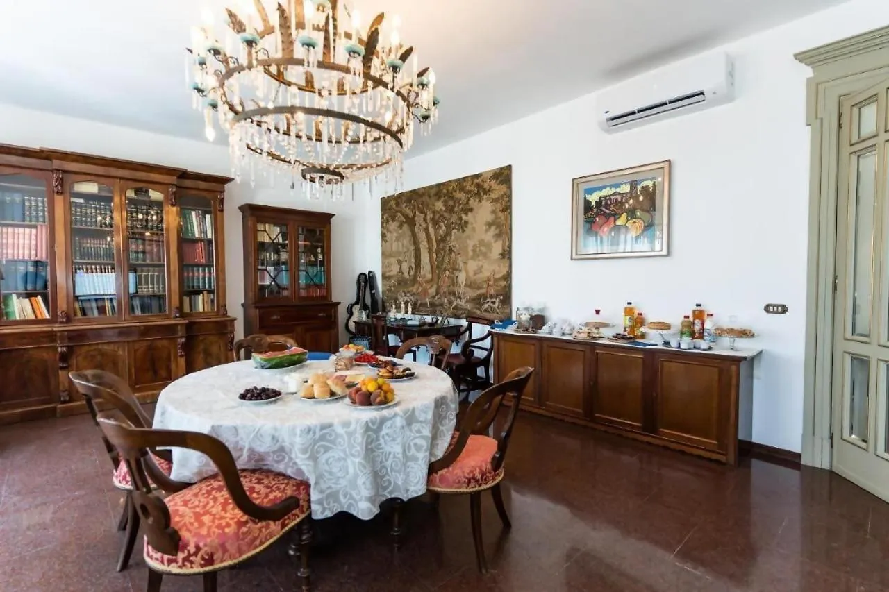 Food and drinks in Errico Suite e Rooms