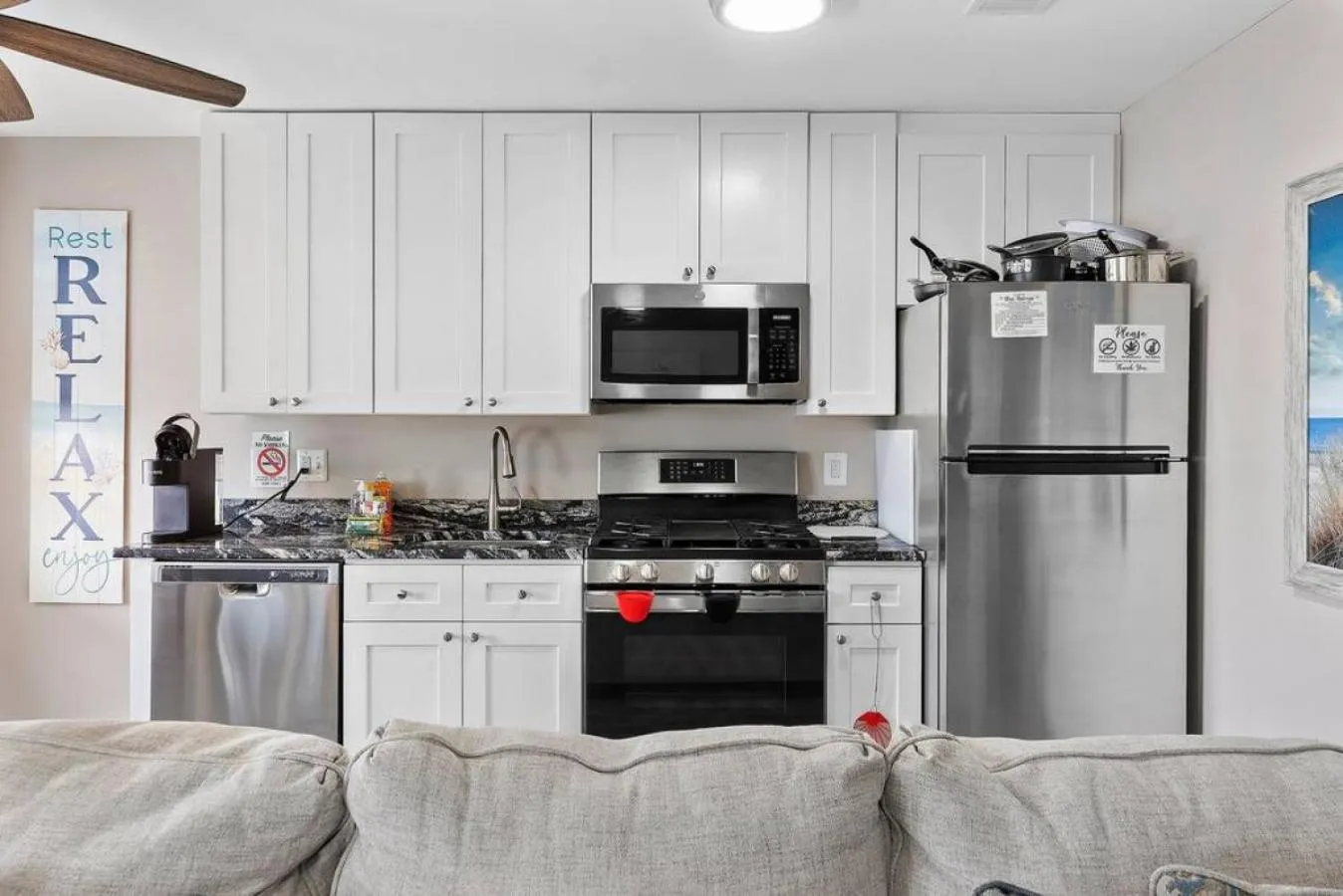 Kitchen or kitchenette in Beach Block Parking Modern Decor Porch