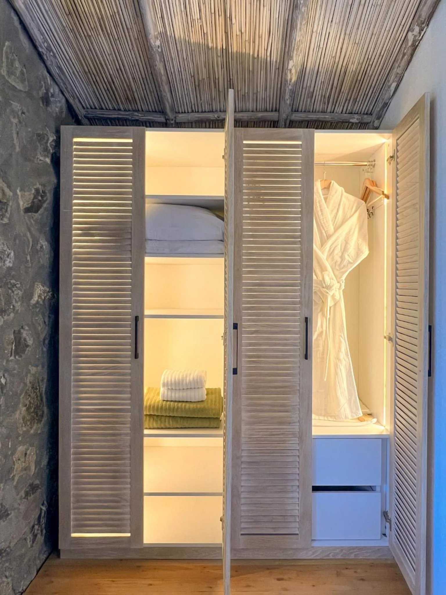 wardrobe in IZZ Getaway - Adults Only