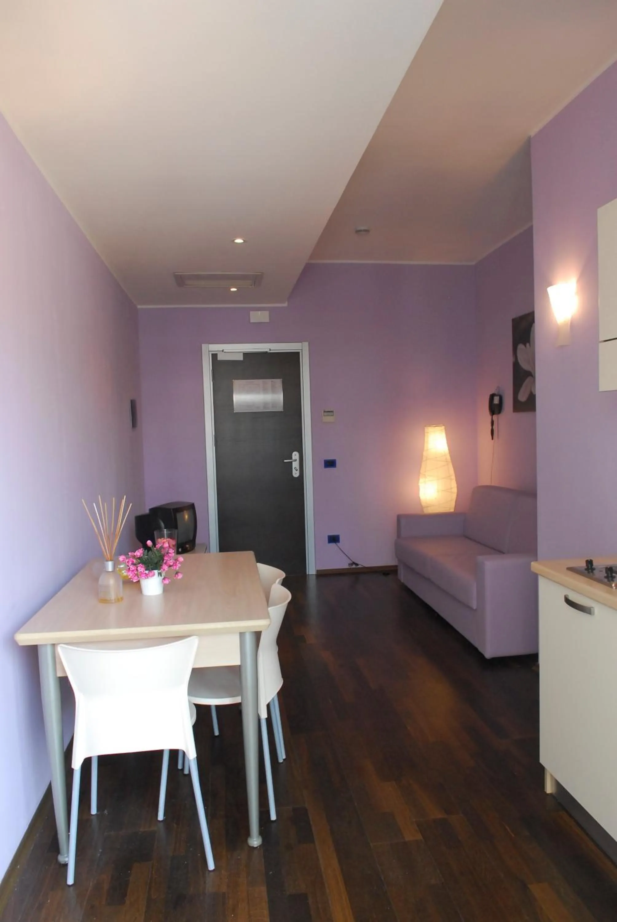 Kitchen or kitchenette, Bed in Medi Garden Hotel&Residence