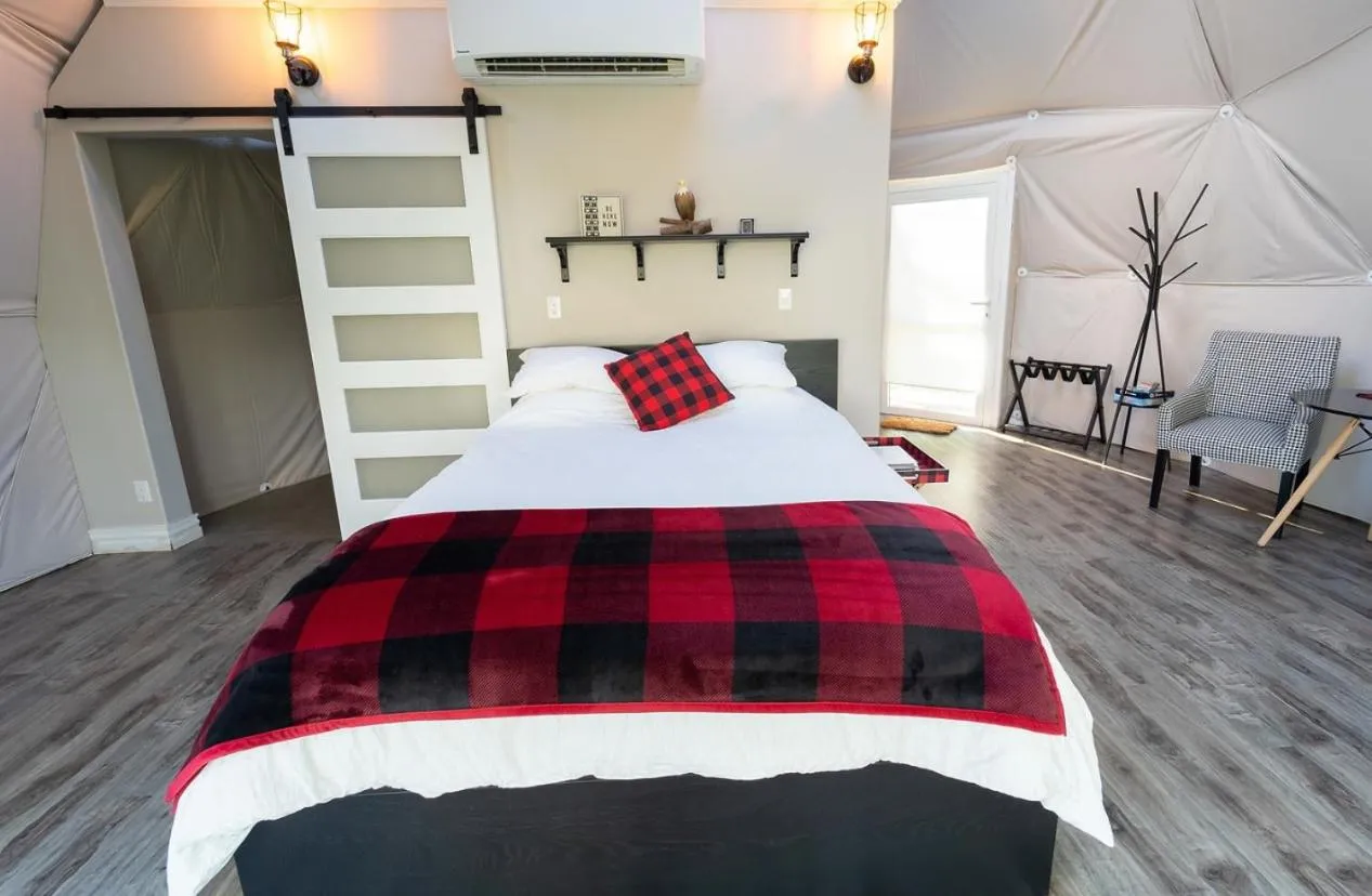 Bed in Gravity Luxury Domes