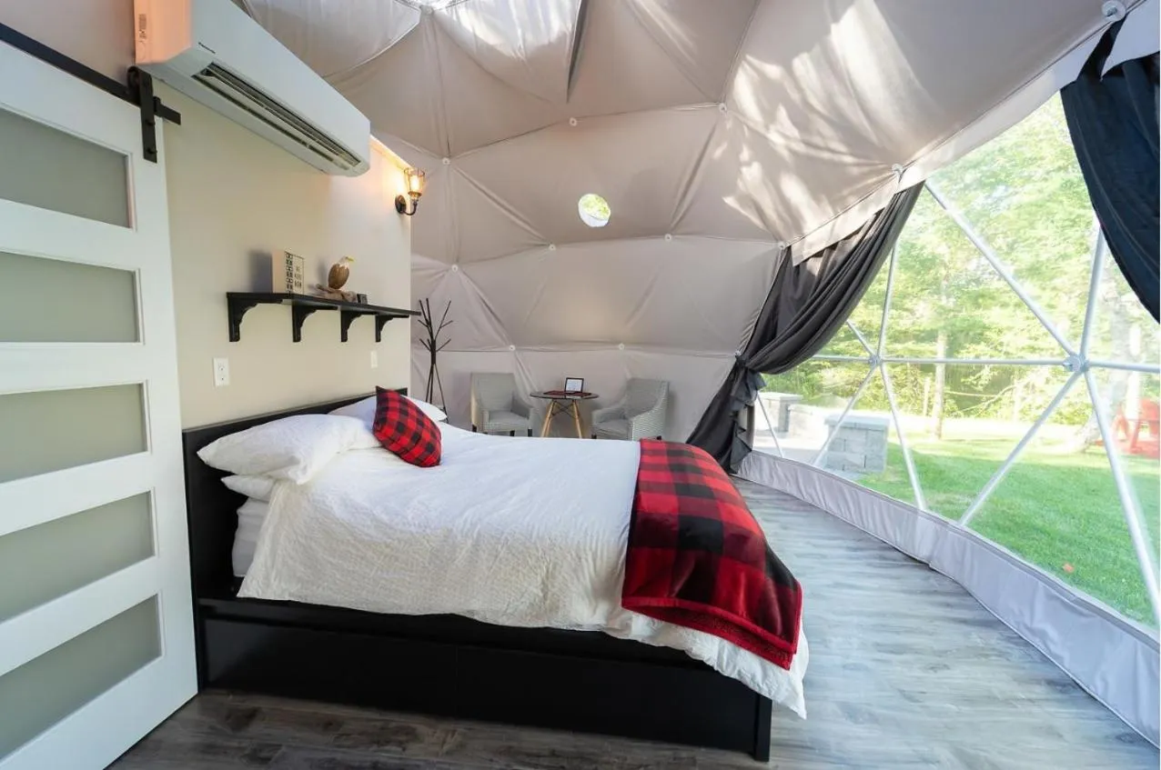 Bed in Gravity Luxury Domes