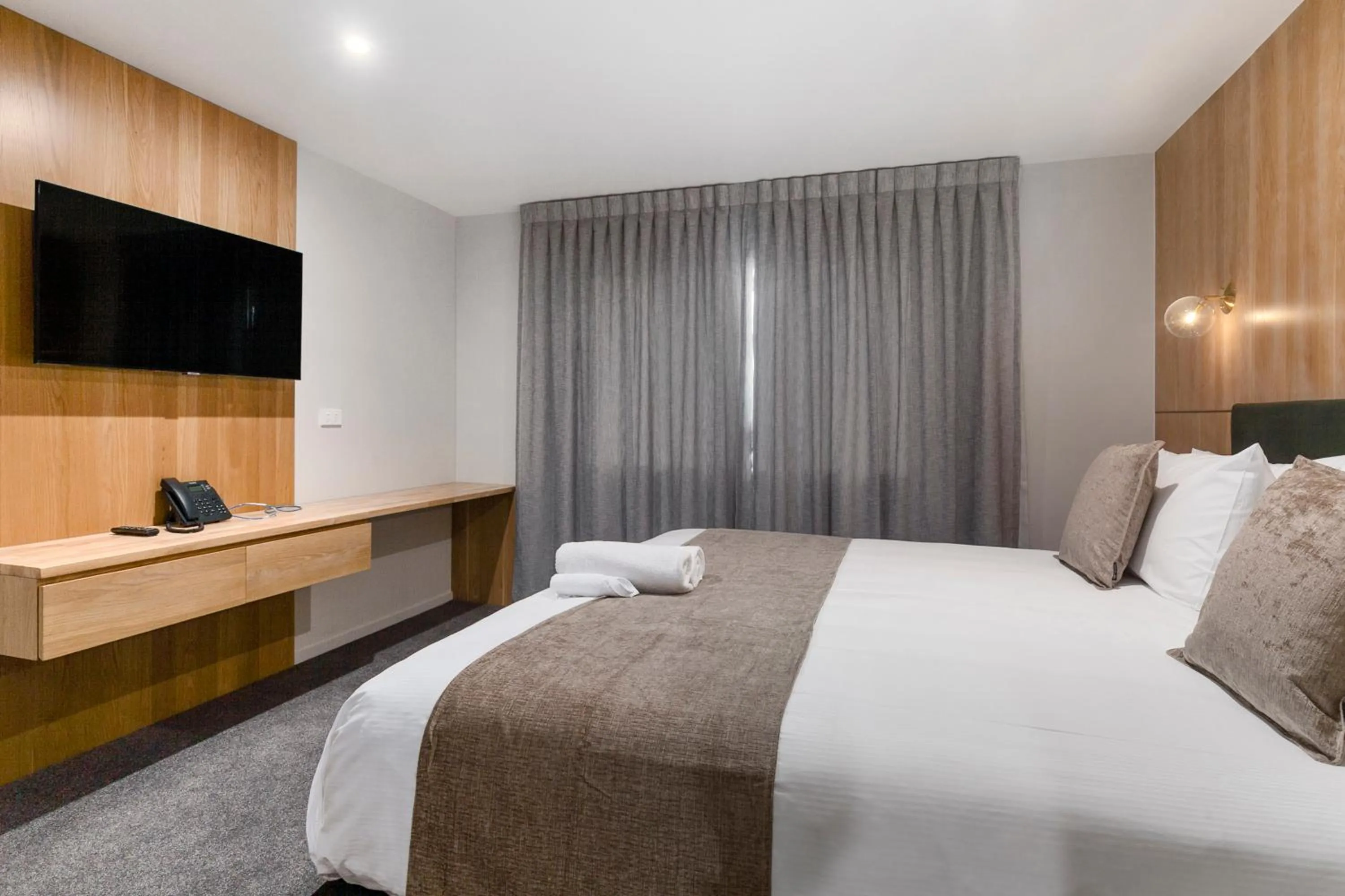 Photo of the whole room, Bed in Kolmar Inn