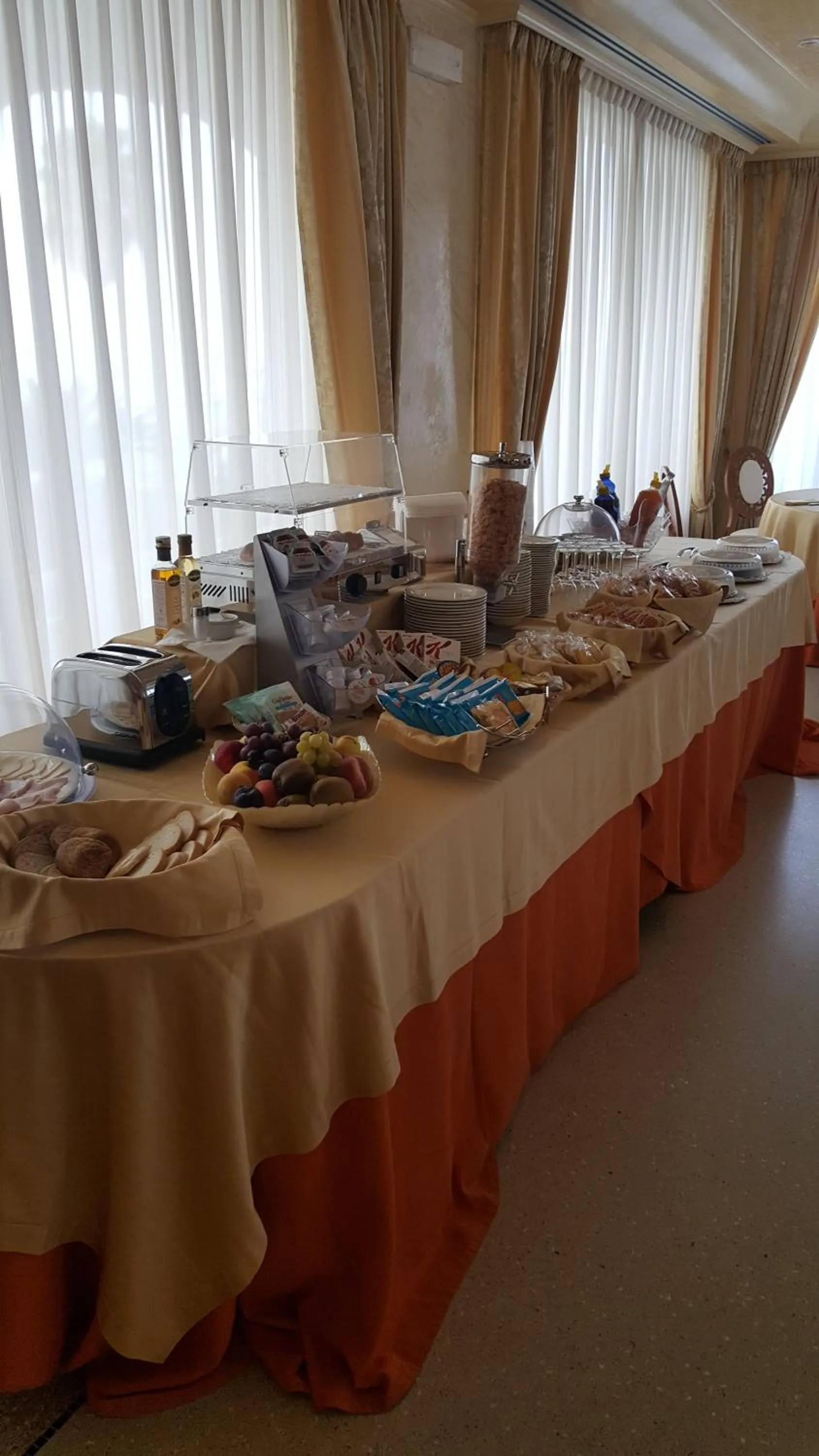 Buffet breakfast in Gardenia Hotel