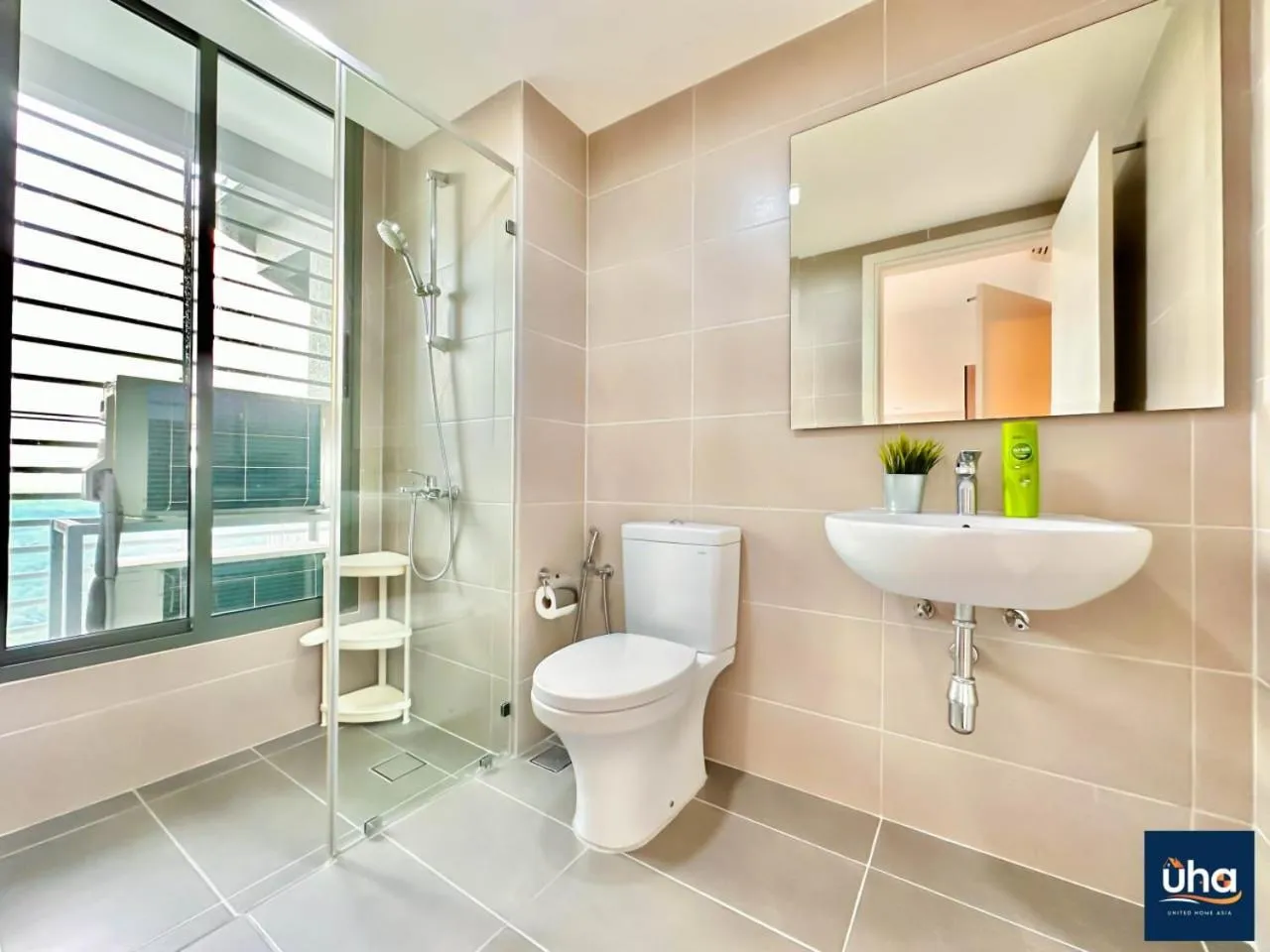 Shower in Teega Suites @ UHA