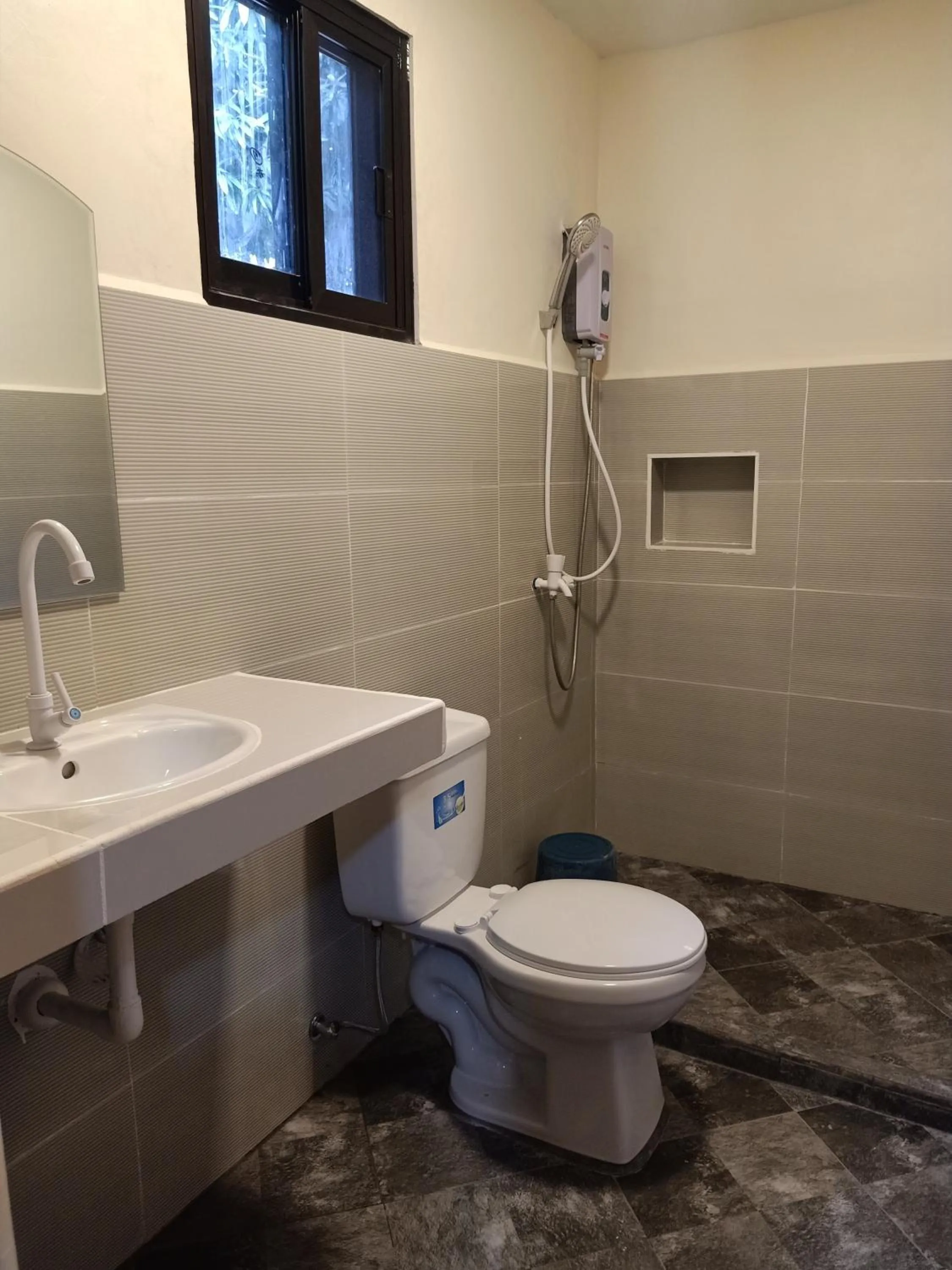 Shower in Panglao Kalikasan Resort