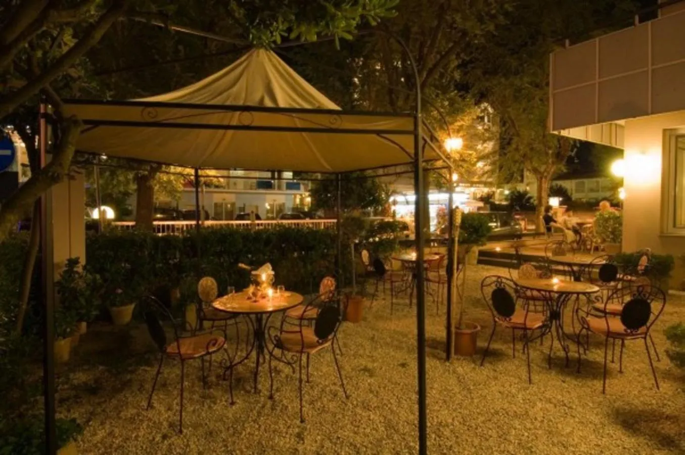 Evening entertainment in Hotel Des Bains