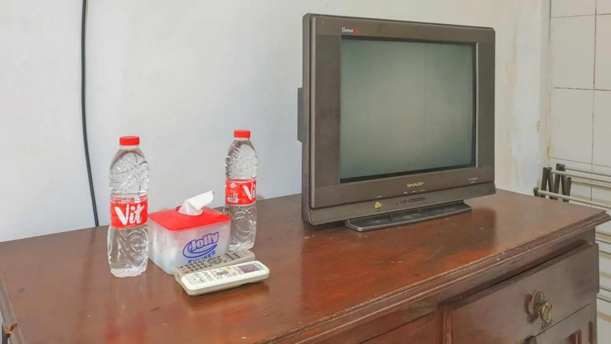 TV and multimedia in Hotel Jaya Kusuma near Candi Prambanan Mitra RedDoorz