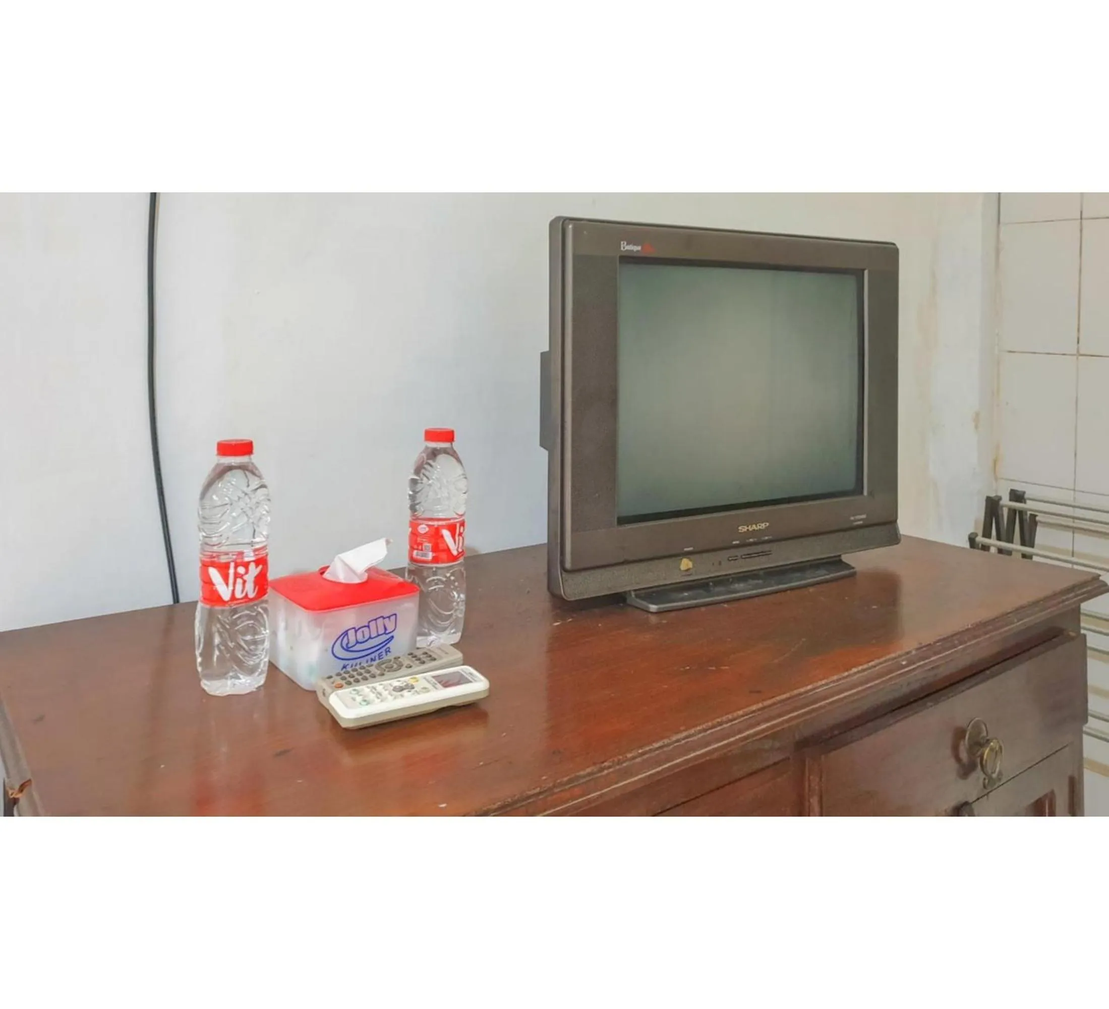 TV and multimedia in Hotel Jaya Kusuma near Candi Prambanan Mitra RedDoorz