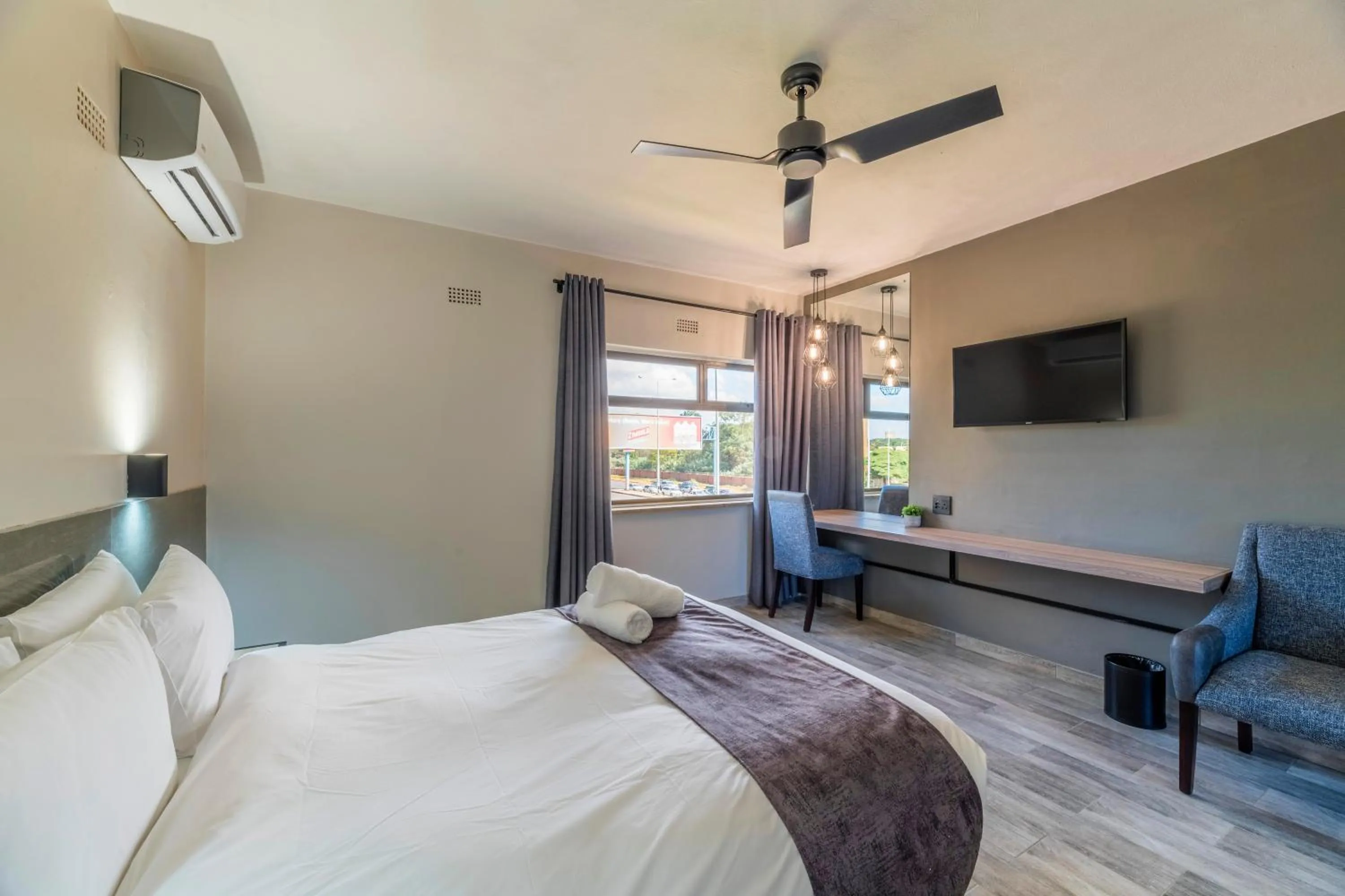 Bed in N1 Hotel Rotten Row Harare