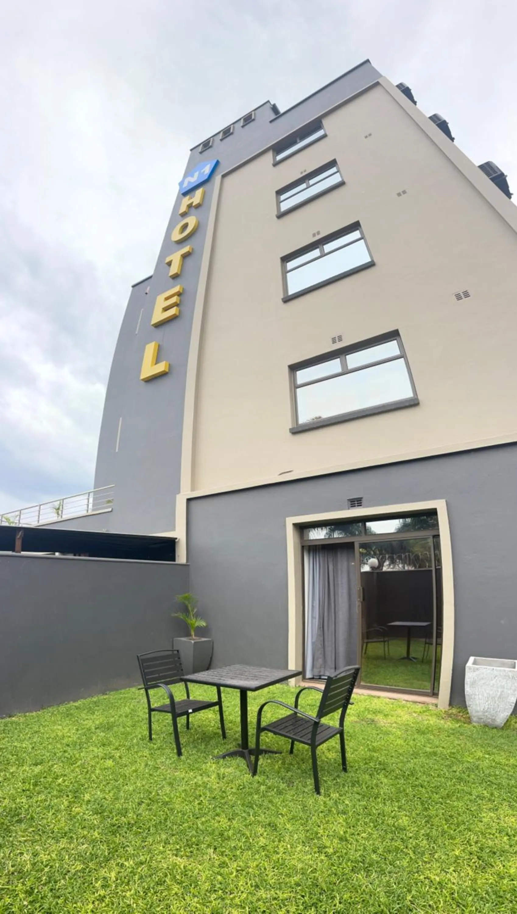 Property building in N1 Hotel Rotten Row Harare