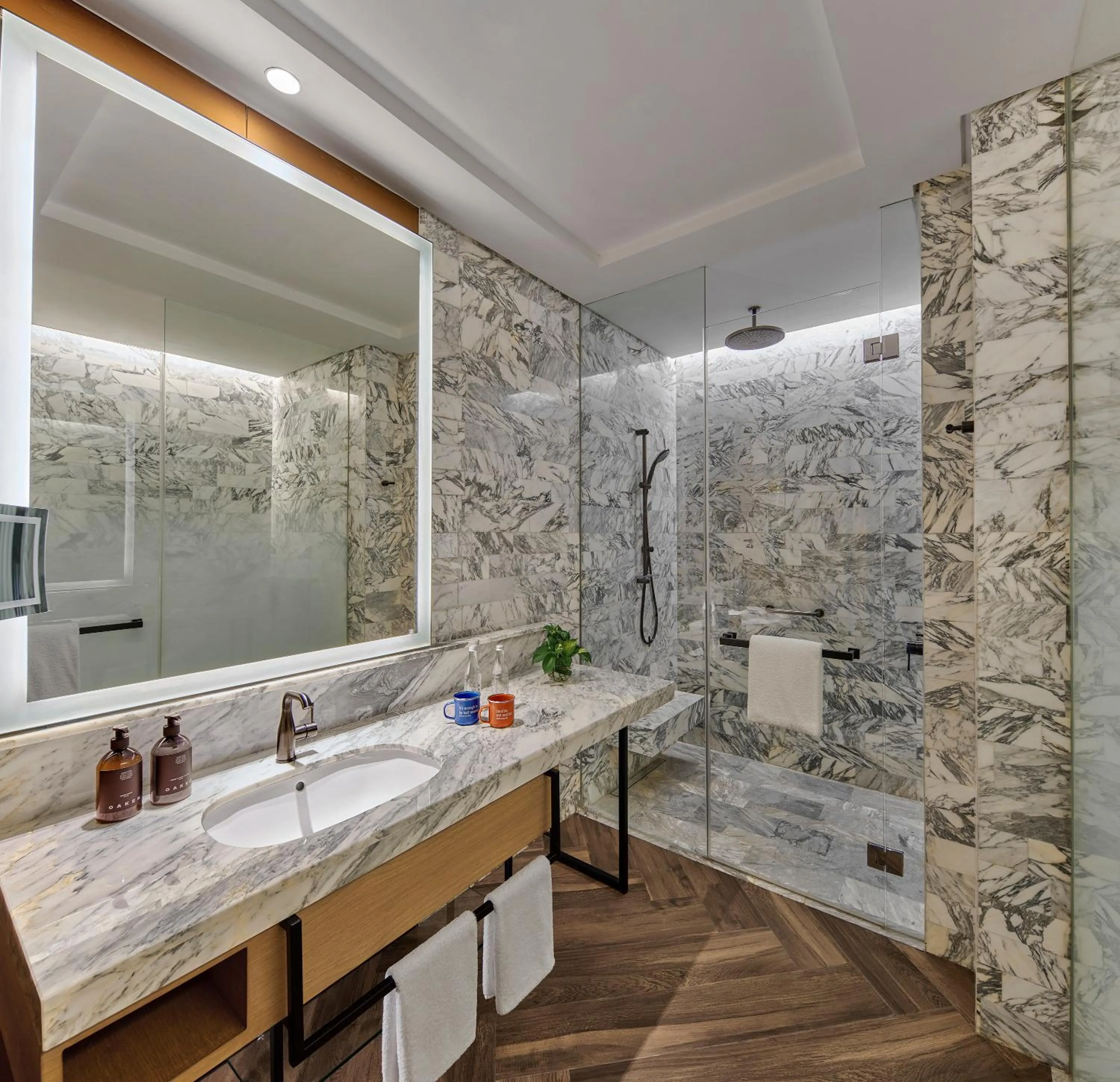 Shower in 25hours Hotel Jakarta The Oddbird