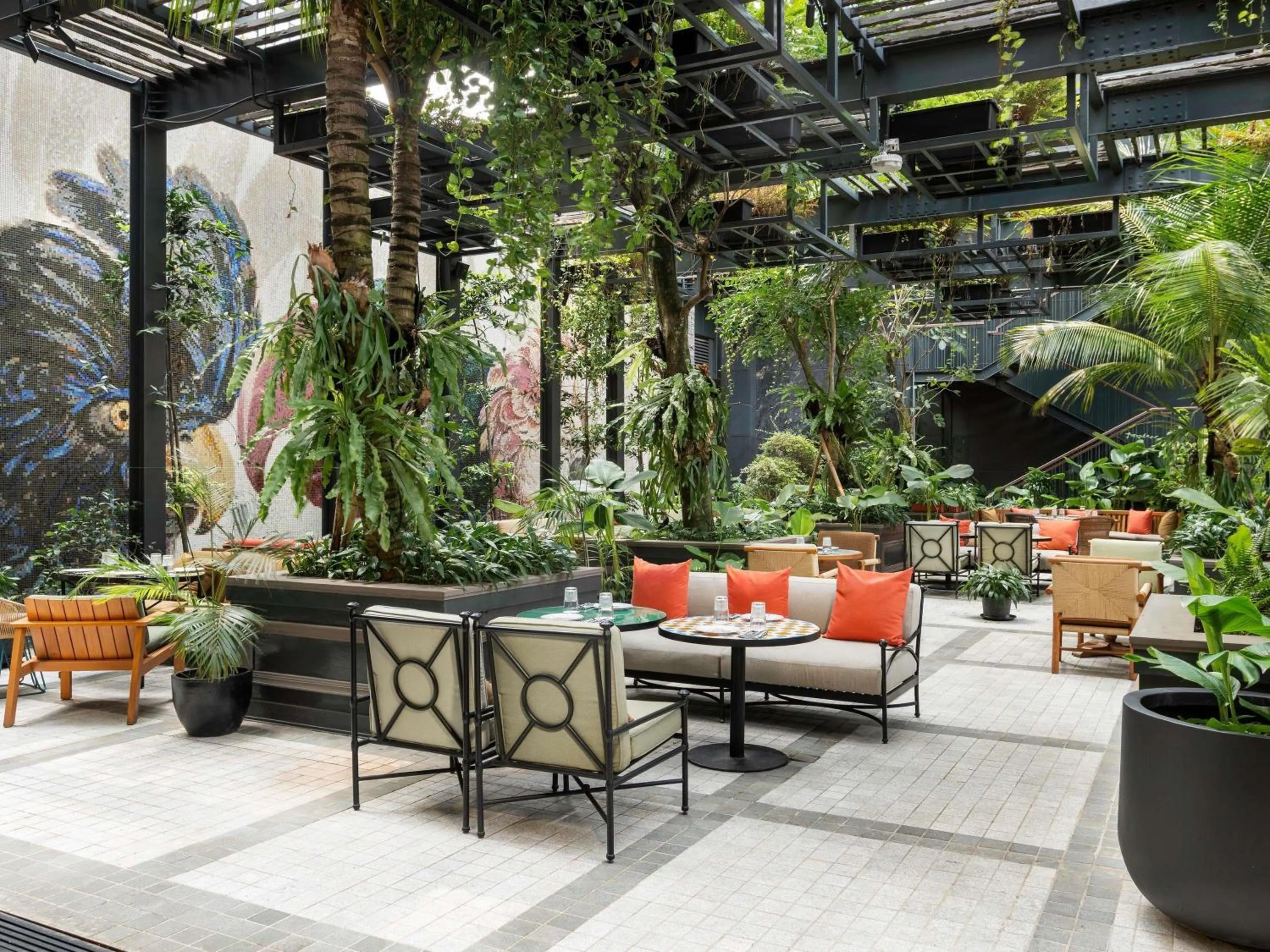 Restaurant/places to eat in 25hours Hotel Jakarta The Oddbird