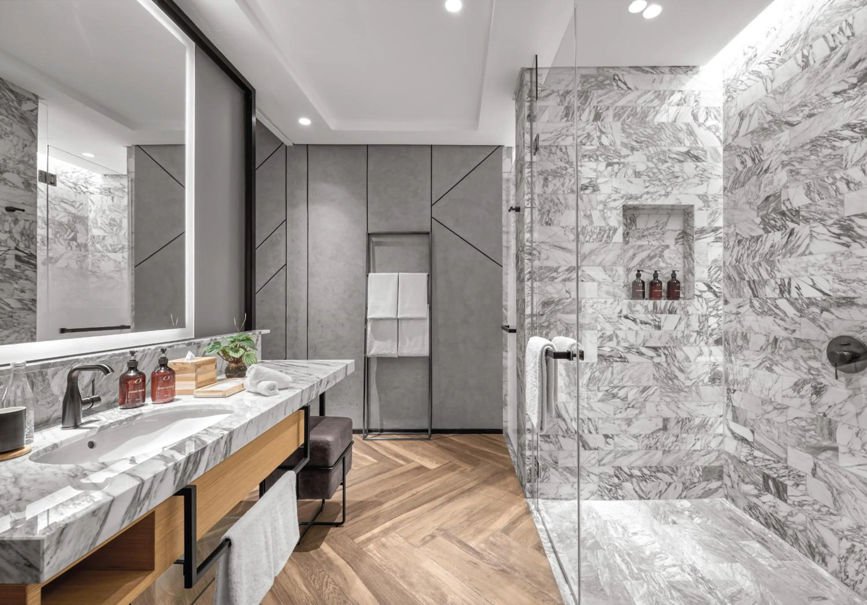 Shower in 25hours Hotel Jakarta The Oddbird