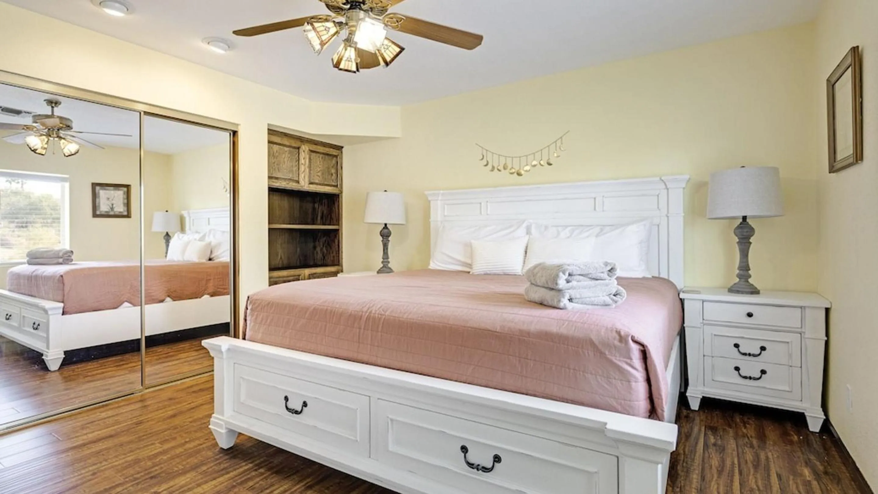 Other, Bed in Fountain HiIls 4 Bdrm wBreathtaking Views Pool