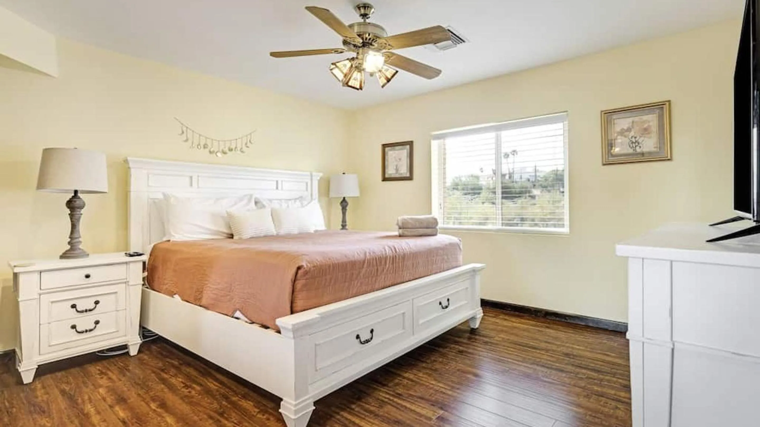 Other, Bed in Fountain HiIls 4 Bdrm wBreathtaking Views Pool