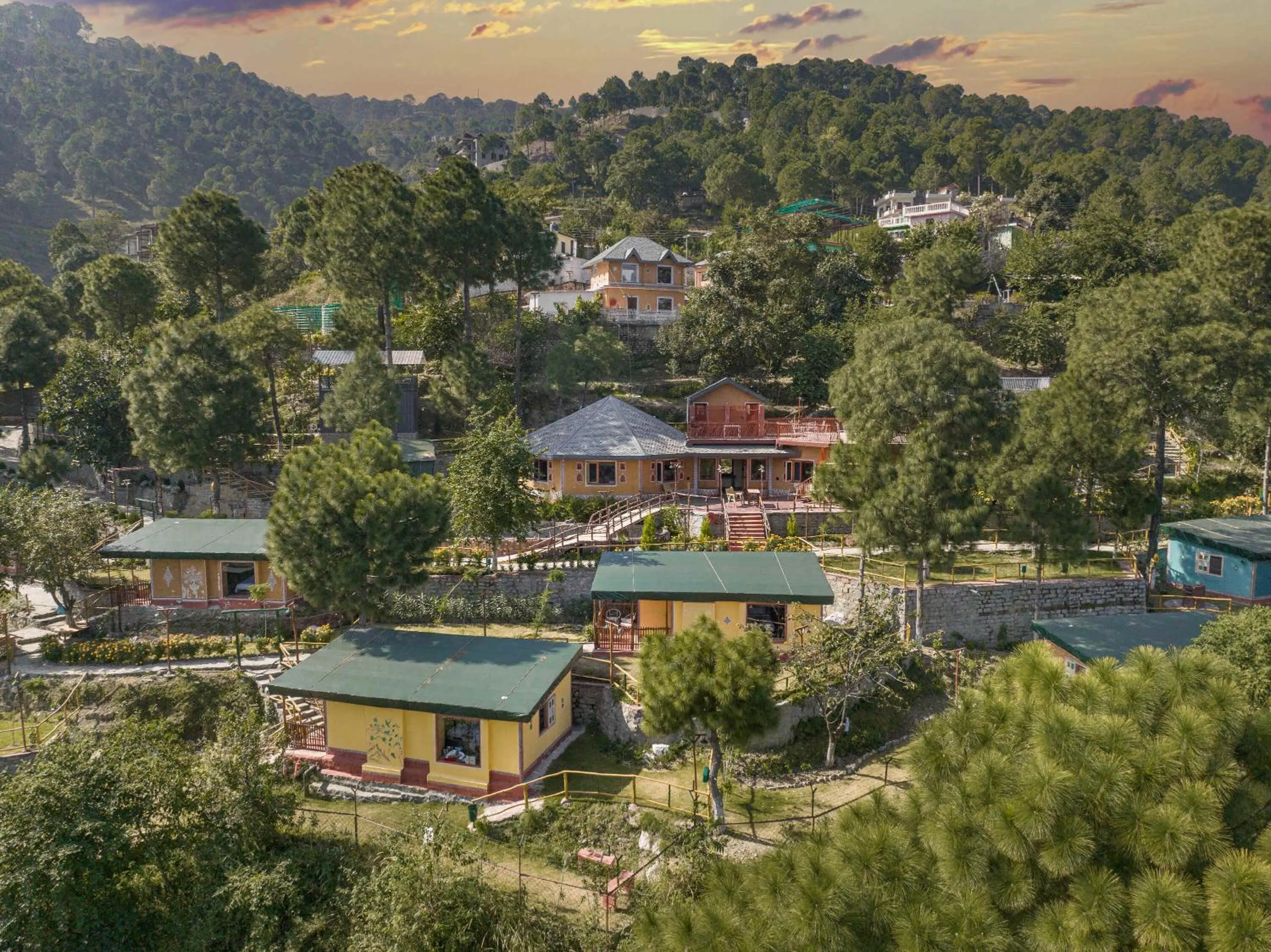 Property building in A Kasauli Ggaon by Echor