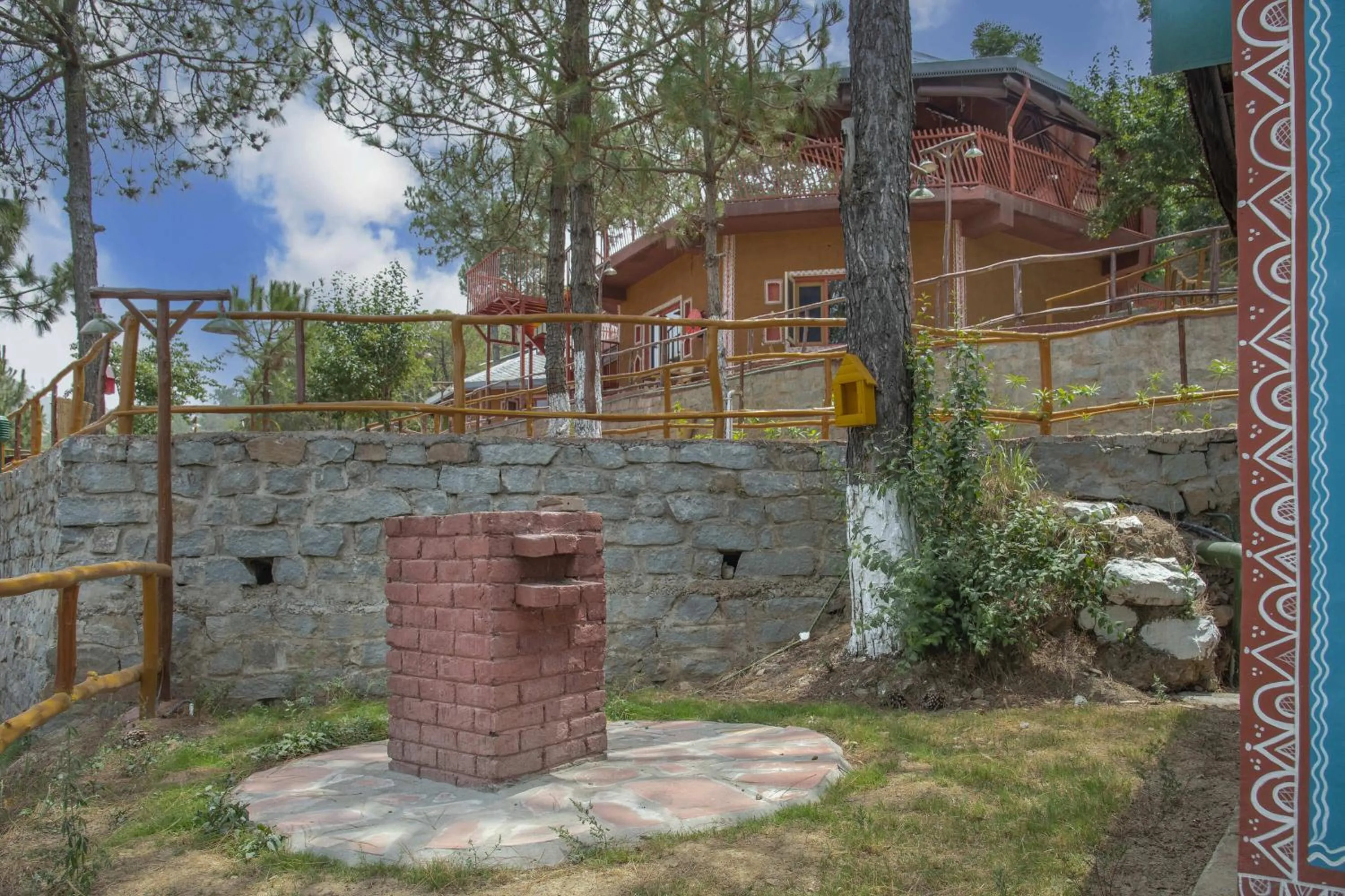 Property building in A Kasauli Ggaon by Echor