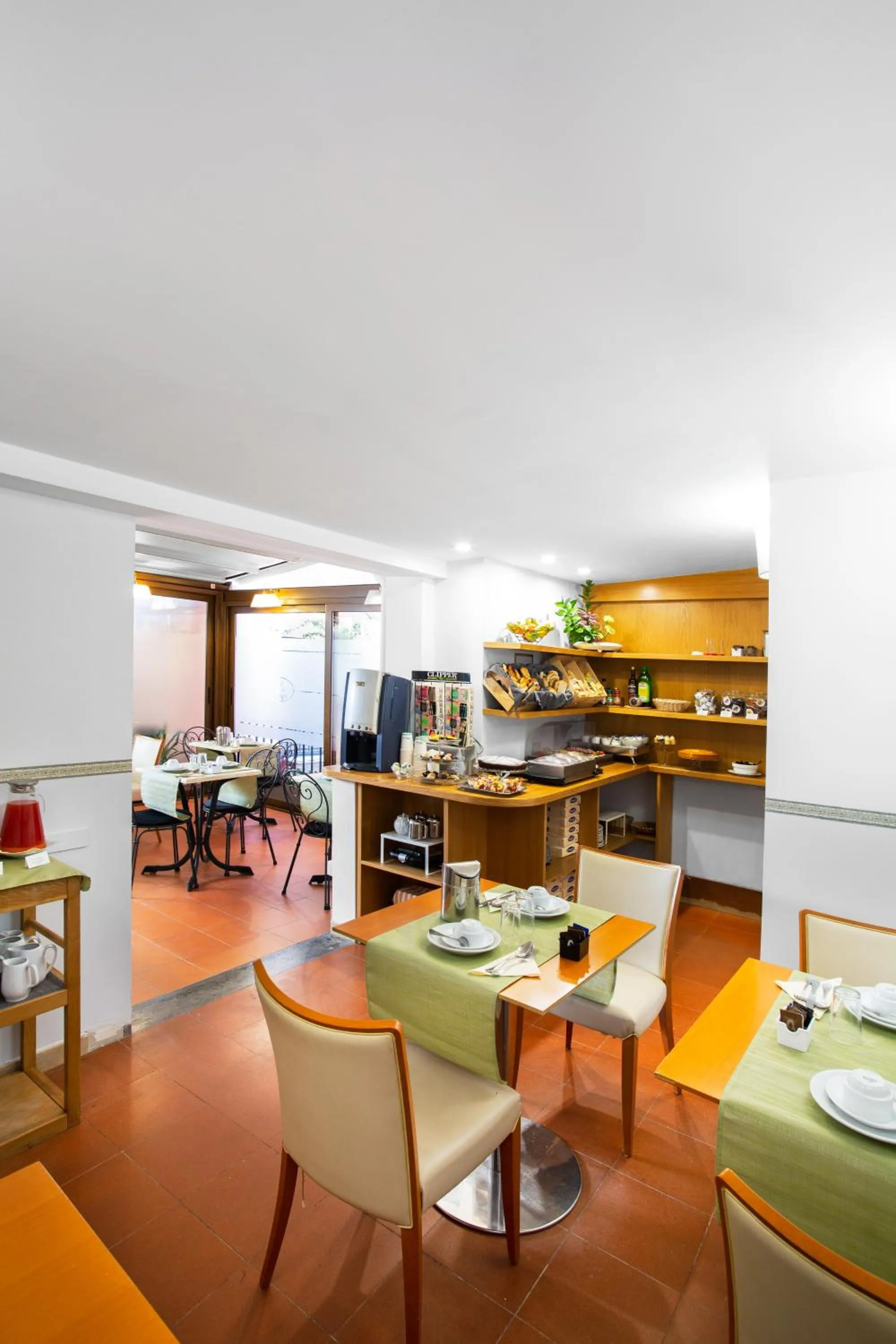 Breakfast in Hotel Piazza Di Spagna