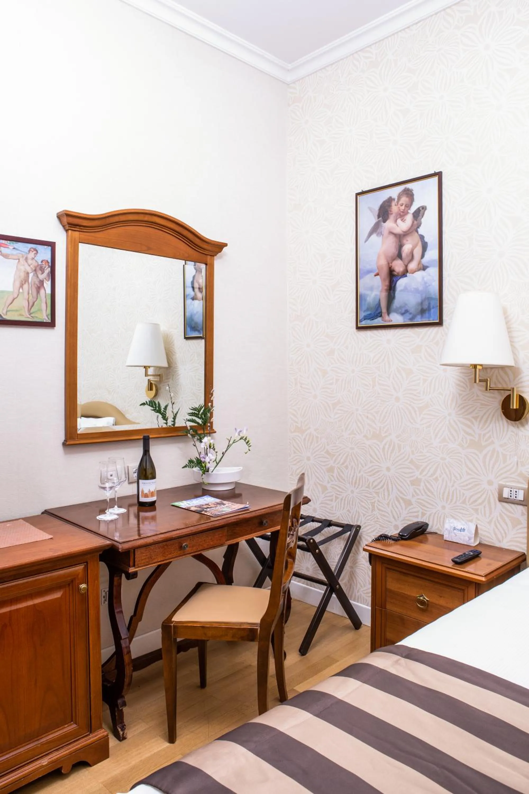 Bed in Hotel Piazza Di Spagna