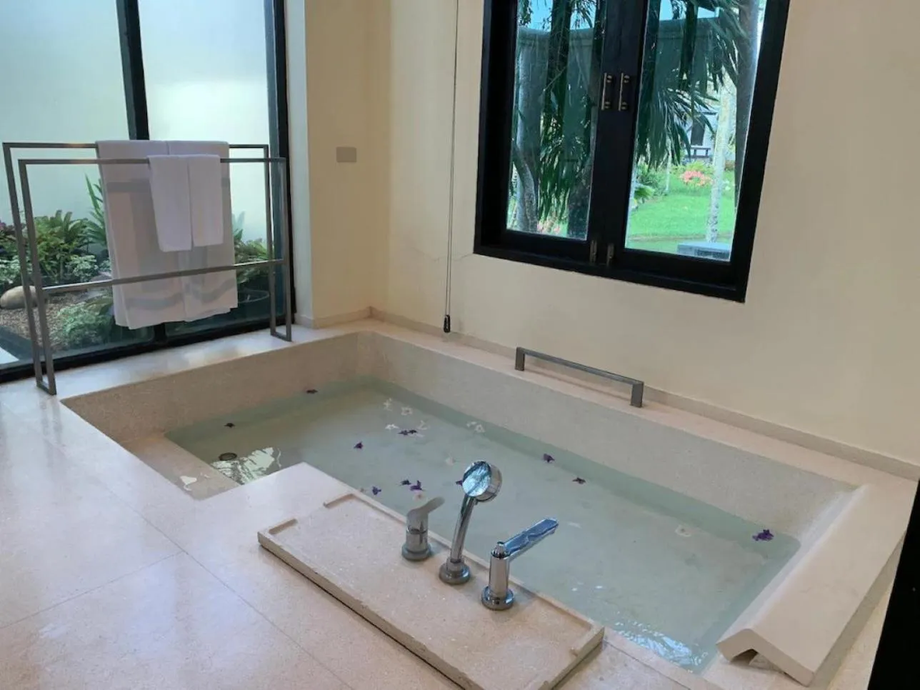 Bath in Siamdasada Khaoyai