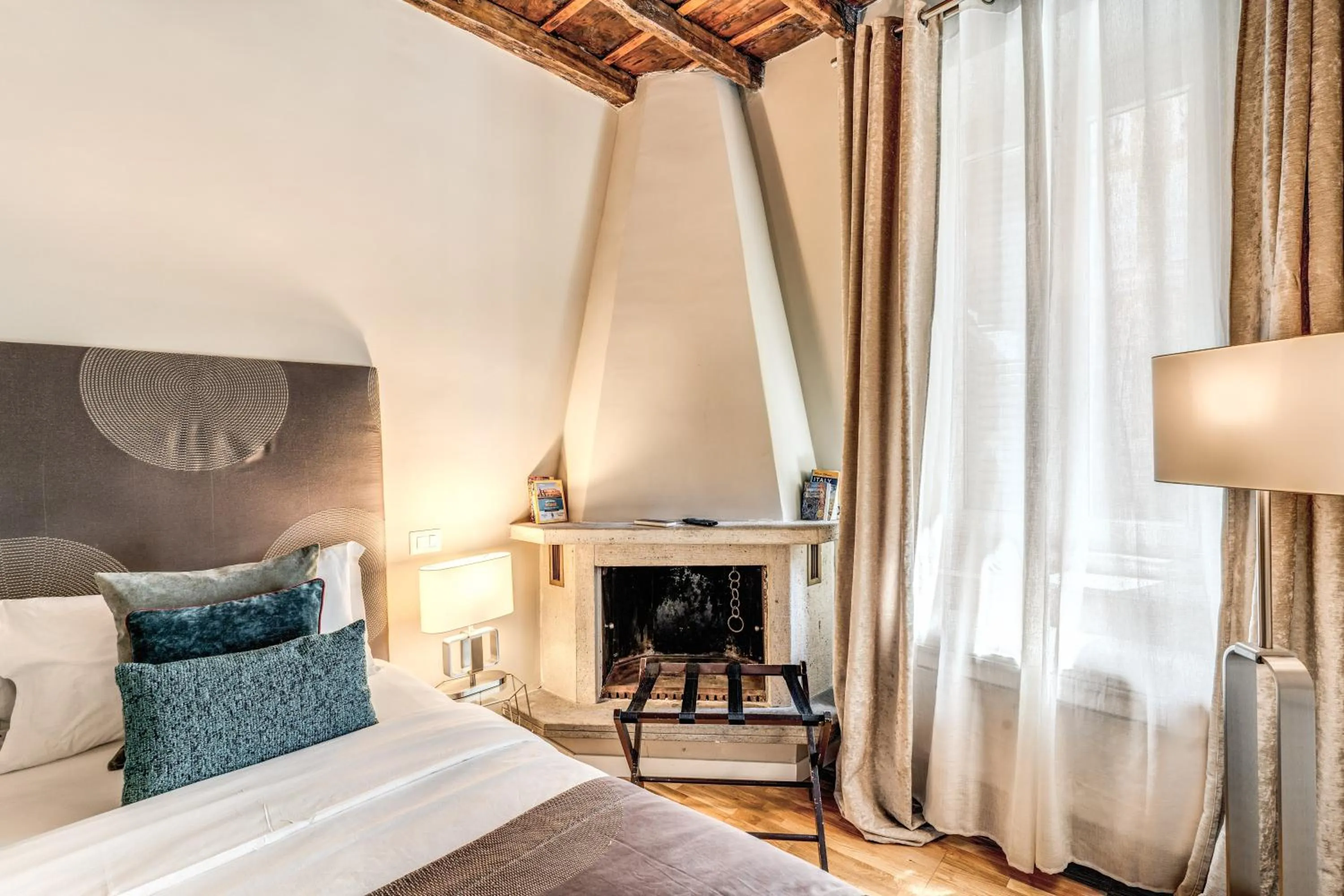 Bed in Trevi Beau Boutique Hotel