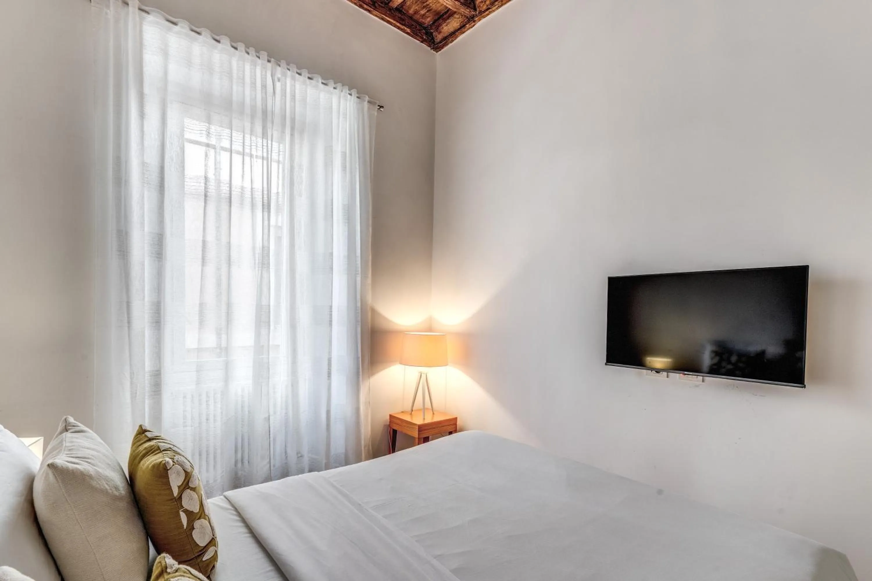 Bed in Trevi Beau Boutique Hotel