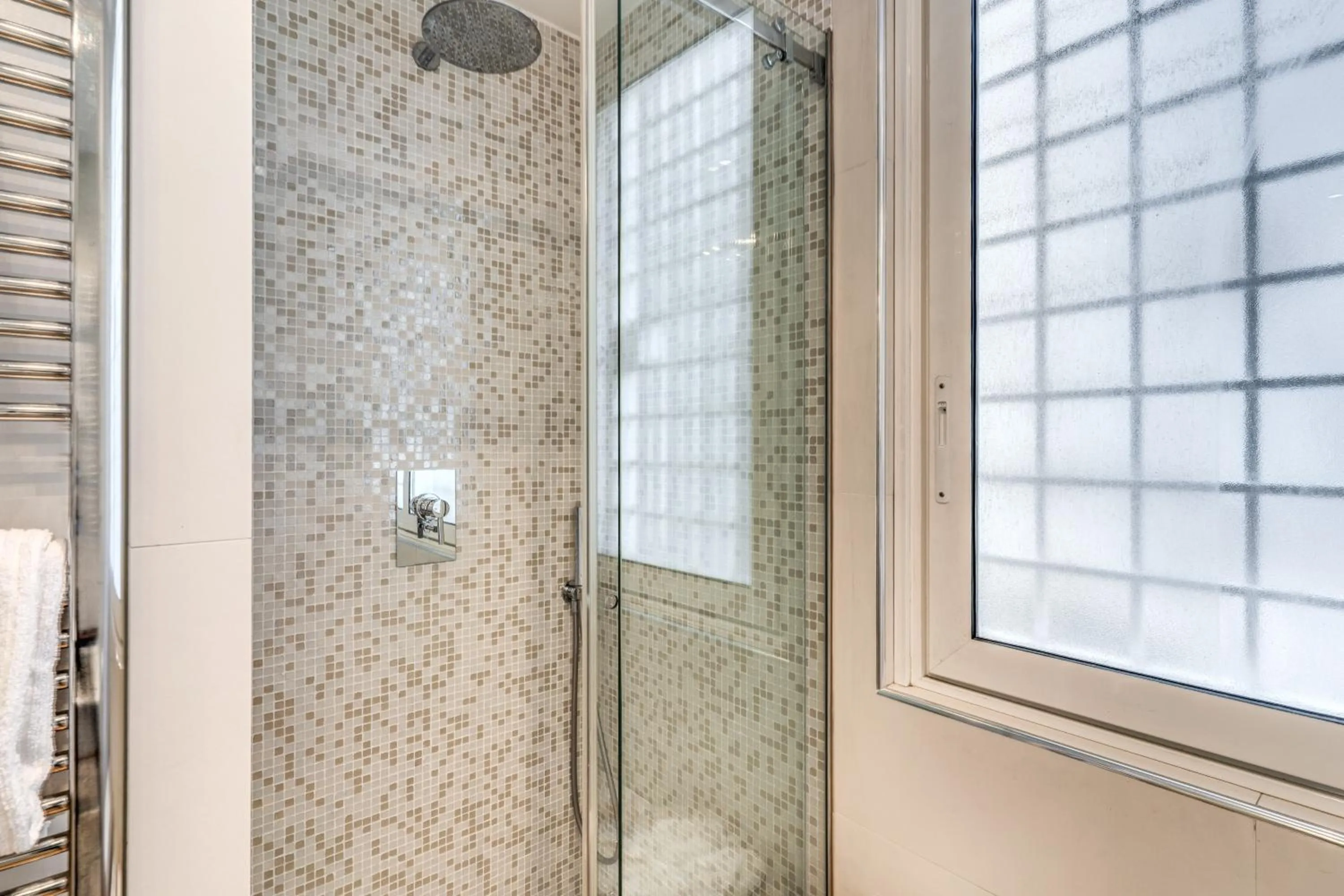 Shower in Trevi Beau Boutique Hotel