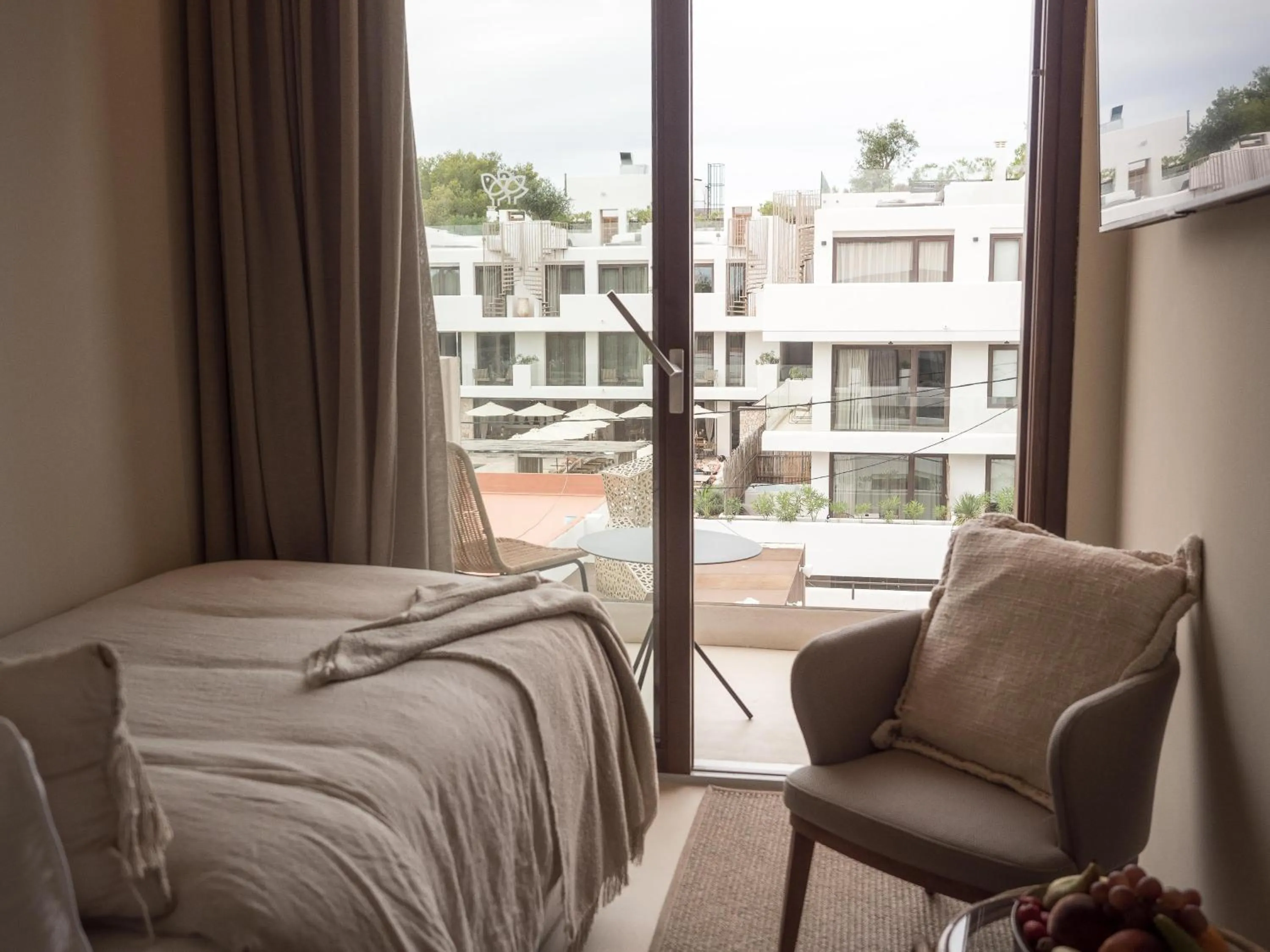 Photo of the whole room, Bed in Barefoot Hotel Mallorca
