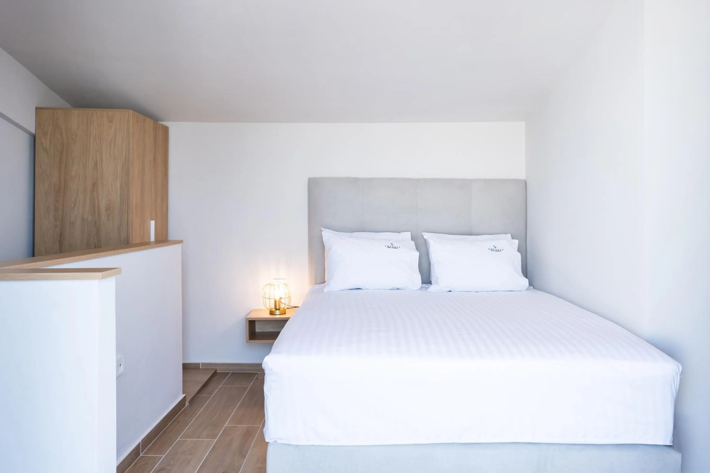 Photo of the whole room, Bed in Empress Luxury Residences